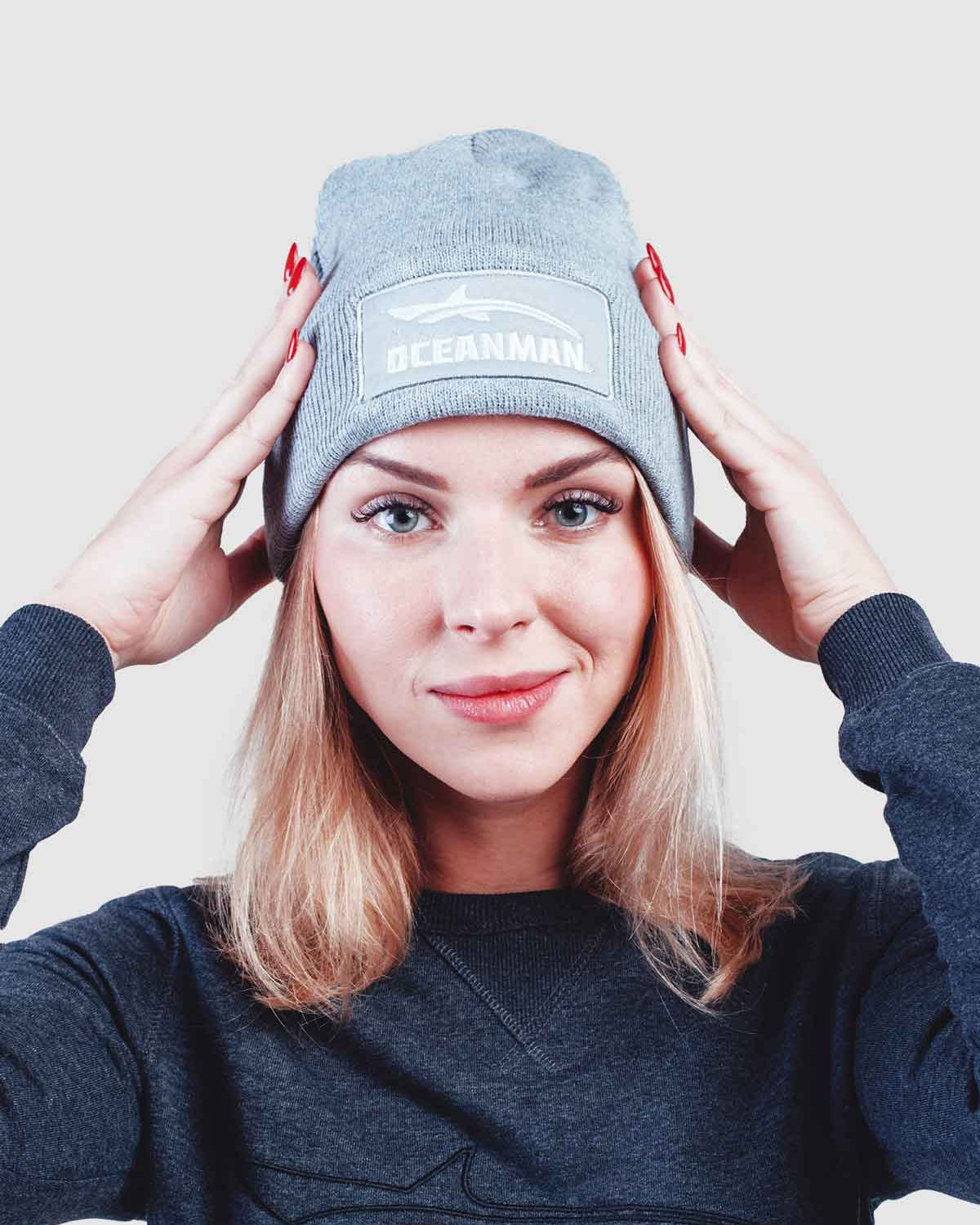 Icon Beanie Grey - Soft & Warm Winter Knit Hat for Men & Women - Perfect for Skiing, Snowboarding & Outdoor Activities