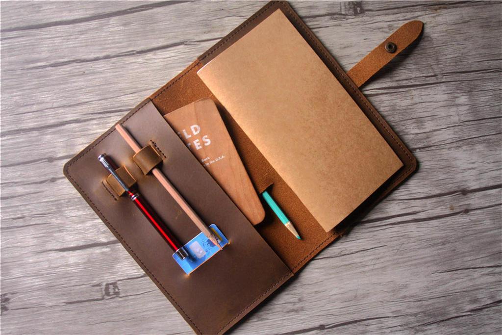 Vintage Distressed Leather Travelers Notebook Journal - Yellowish Brown Cover, Refillable Notebook for Writing, Sketching & Travel Journaling - Perfect Gift for Writers & Adventurers