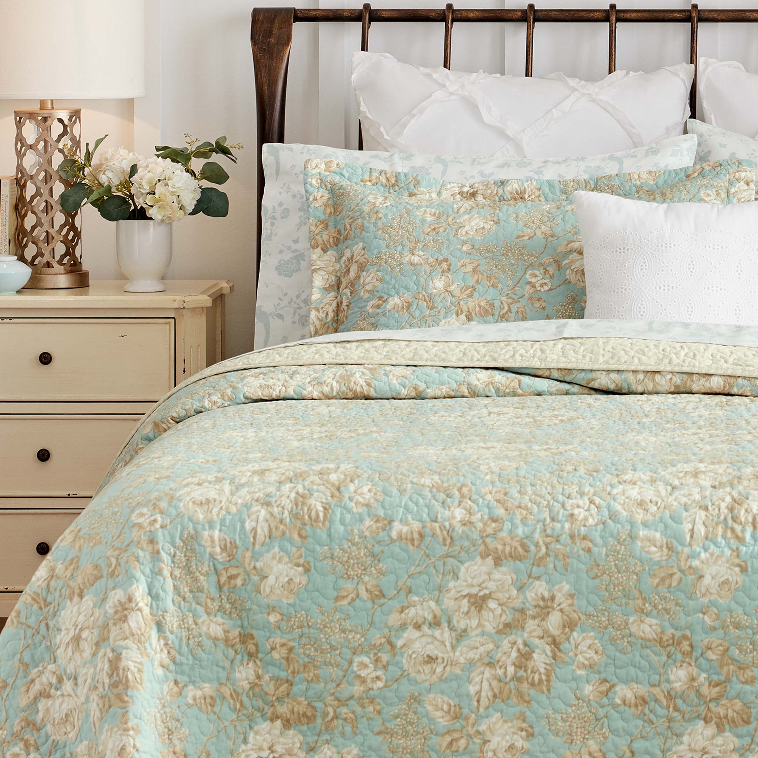 Laura Ashley Home - Queen Size Reversible Cotton Quilt Set with Matching Shams, Brompton Green - All Season Bedding for Comfort & Style | Perfect for Master Bedroom, Guest Room & Cozy Home Decor