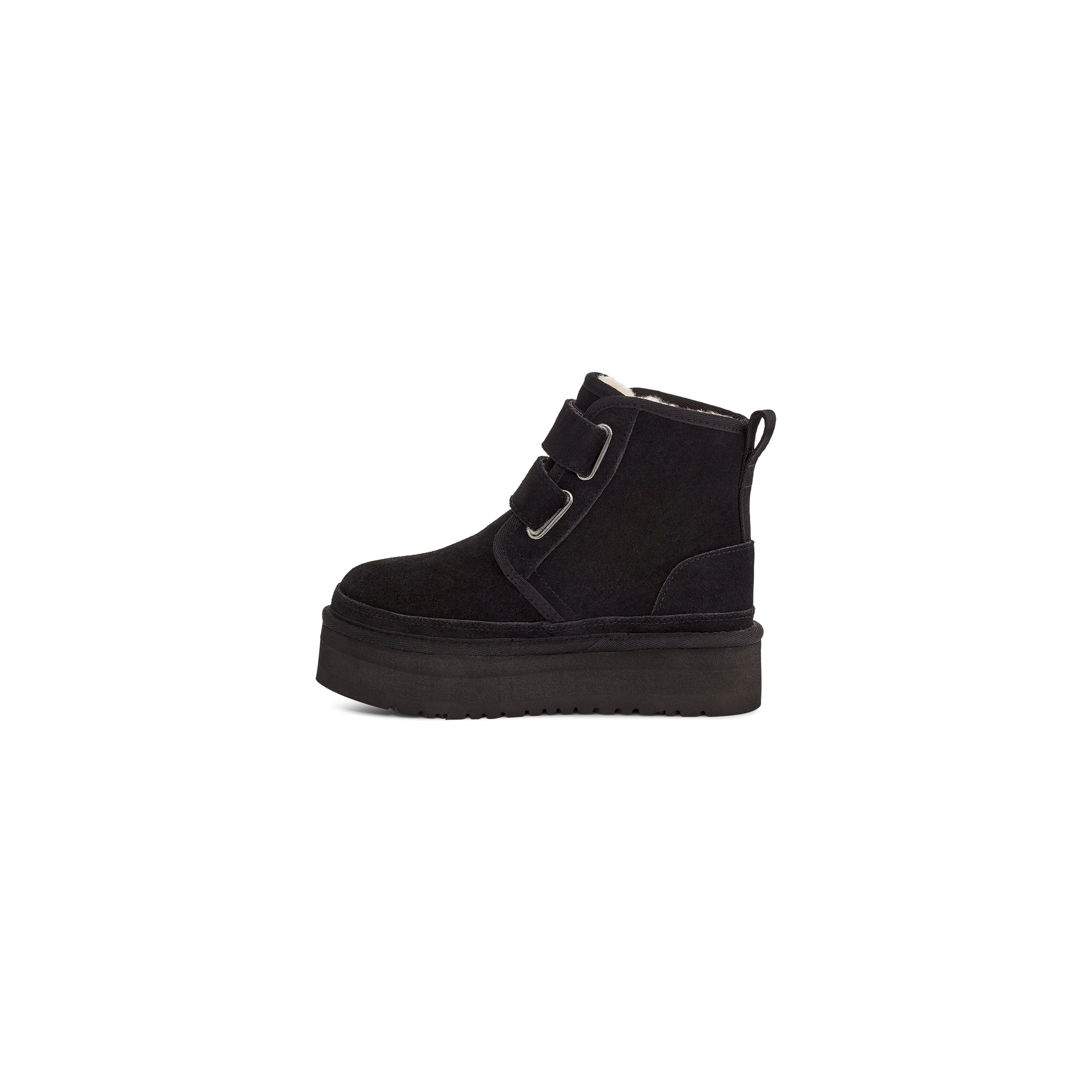 UGG Kid's Neumel Platform Boots in Black - Comfortable & Stylish Winter Shoes for Boys & Girls - Perfect for School, Play & Cold Weather