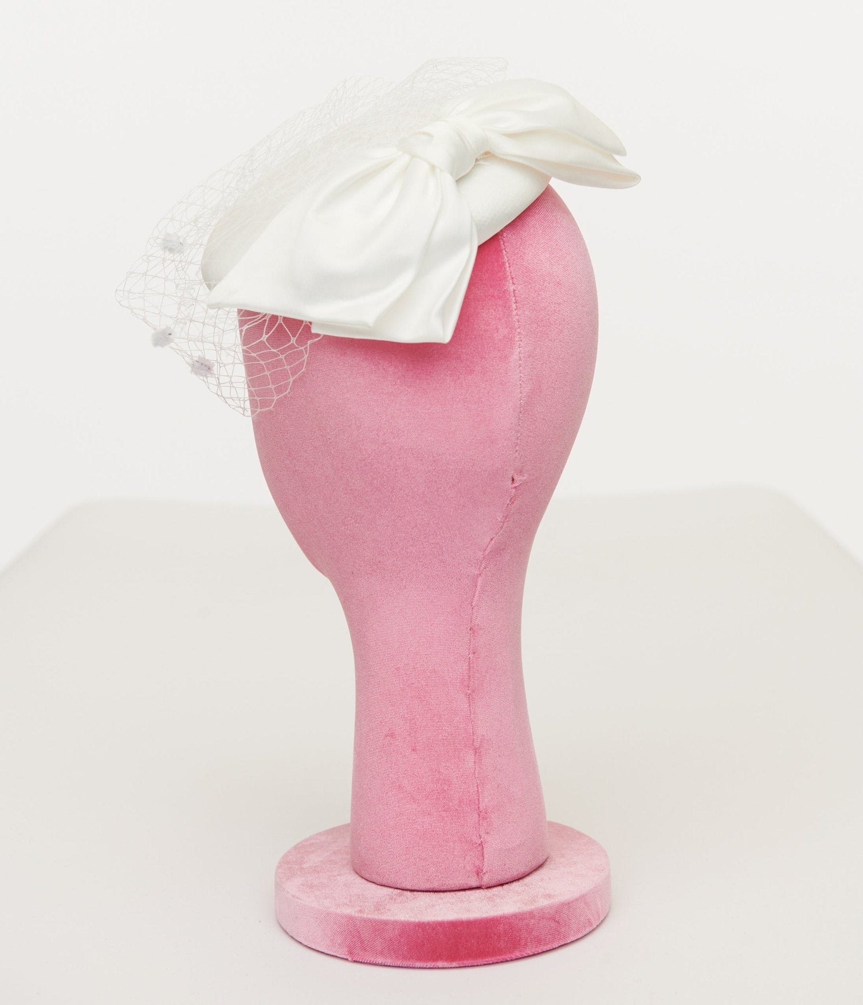 Vintage 1950s White Bow Pillbox Fascinator Hat - Retro Bridal Headpiece for Weddings, Tea Parties & Special Occasions