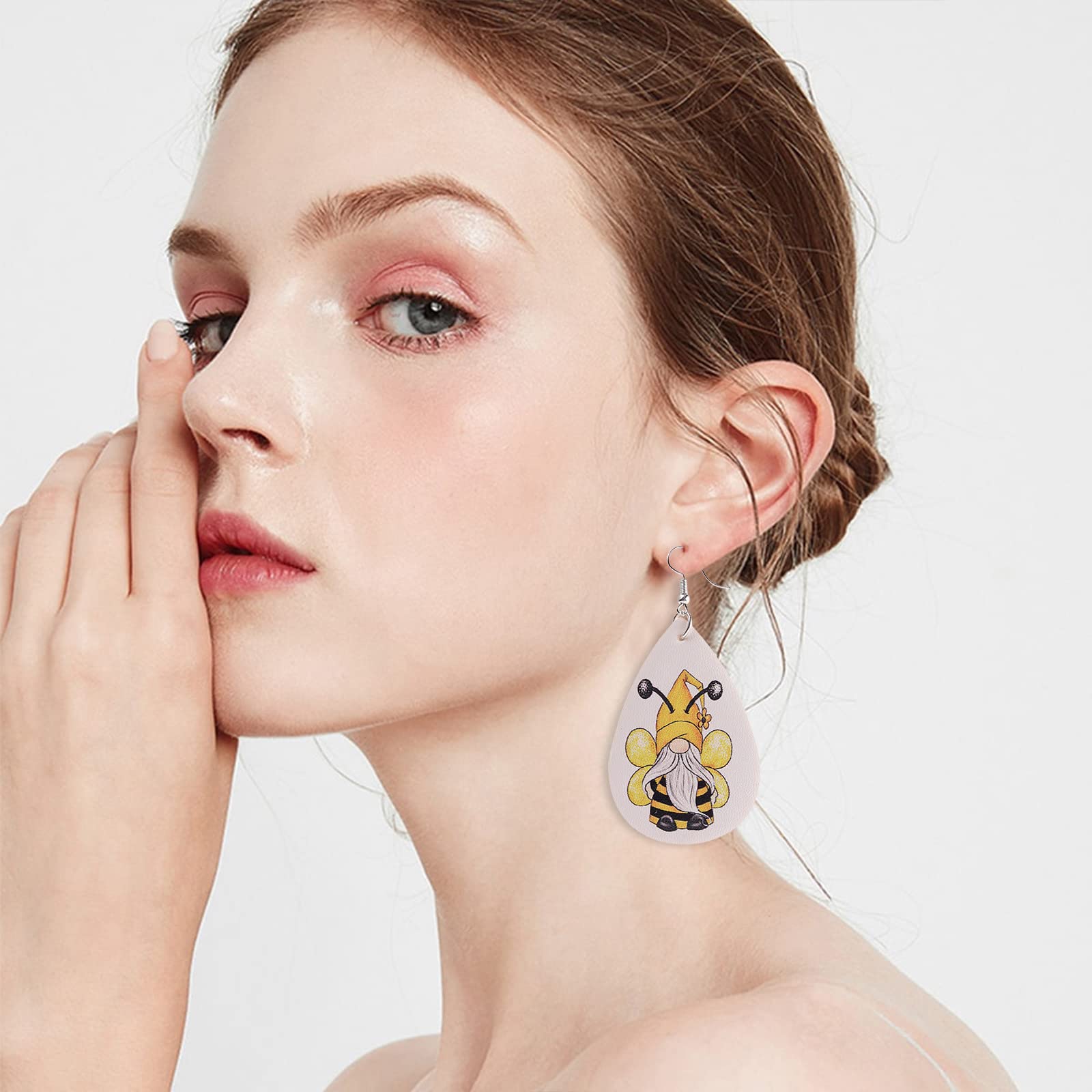 Trendy Bee Stud Earrings for Women - Fashionable Moon Design Creative Stud Earrings - Perfect for Festivals, Parties & Daily Wear (Size B, One Size)