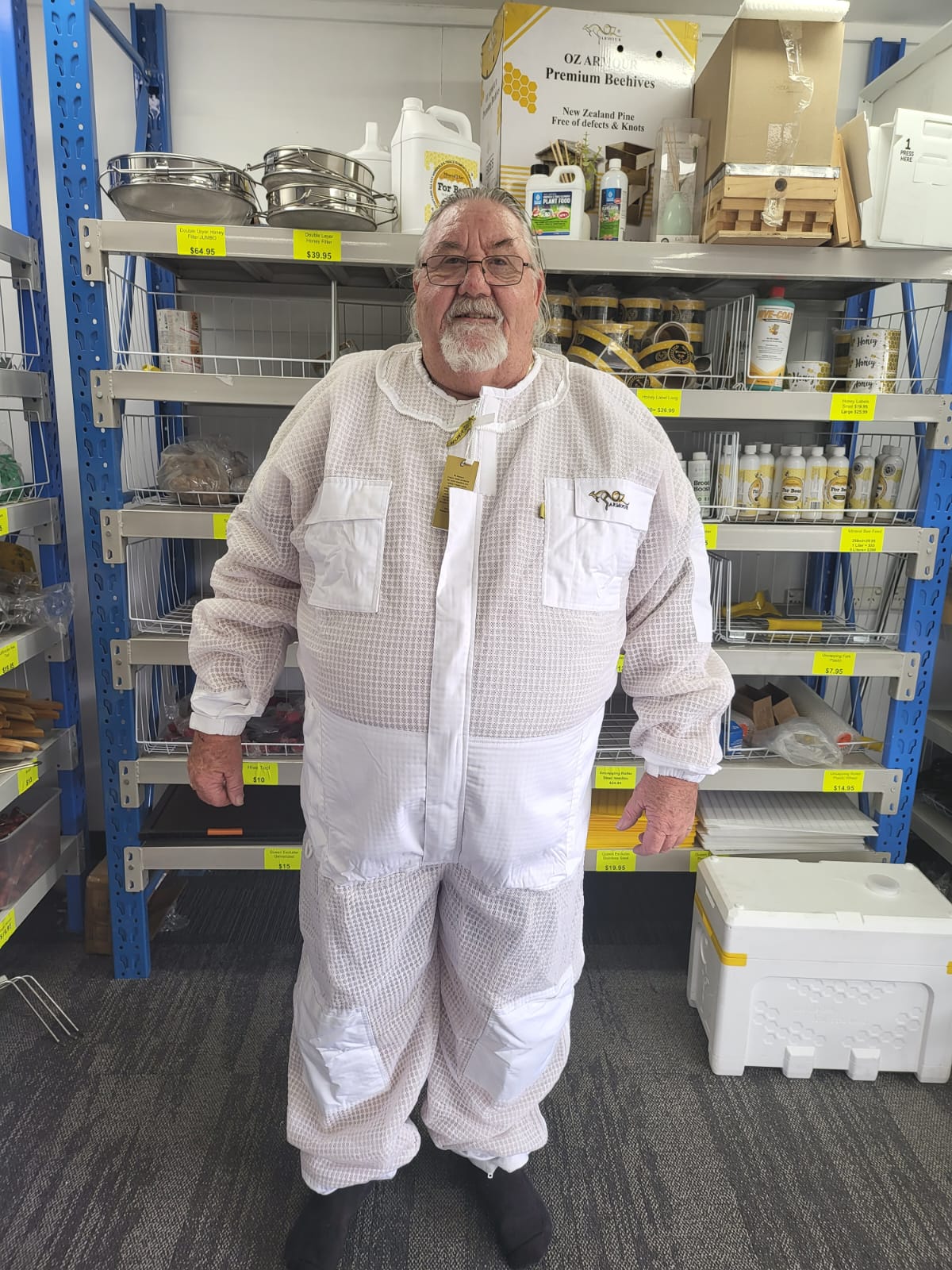 OZ ARMOUR 3-Layer Mesh Ventilated Beekeeping Suit - Full Body Protection for Beekeepers - Ideal for Hive Inspections, Honey Harvesting & Beekeeping Safety Gear