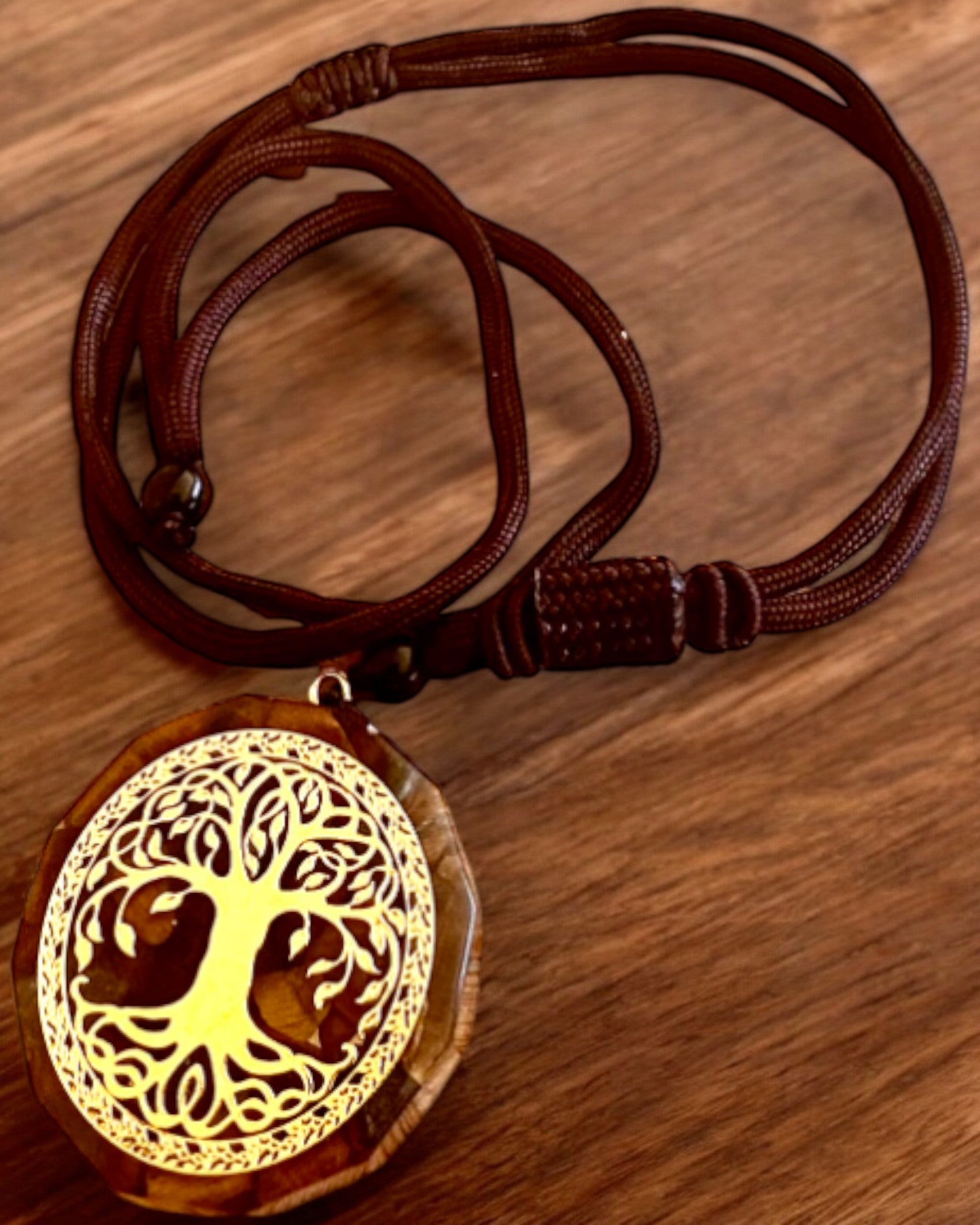 Tree of Life Amulet Necklace with Tiger's Eye - Personalized Engraved Gift for Women & Men - Perfect for Spiritual Protection, Meditation & Special Occasions