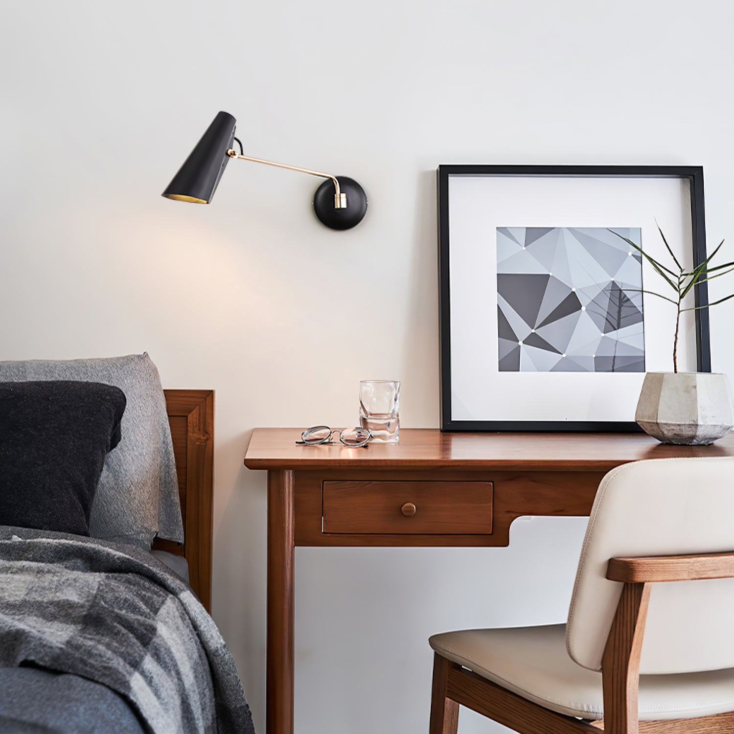 Stylish Birdy Wall Lamp - Modern Decorative Lighting for Bedroom, Living Room & Office - Perfect for Ambient and Accent Illumination