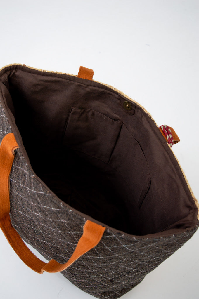 Stylish Women's Crossbody Handbag B310 - Fashionable Purse for Daily Use, Work, and Travel