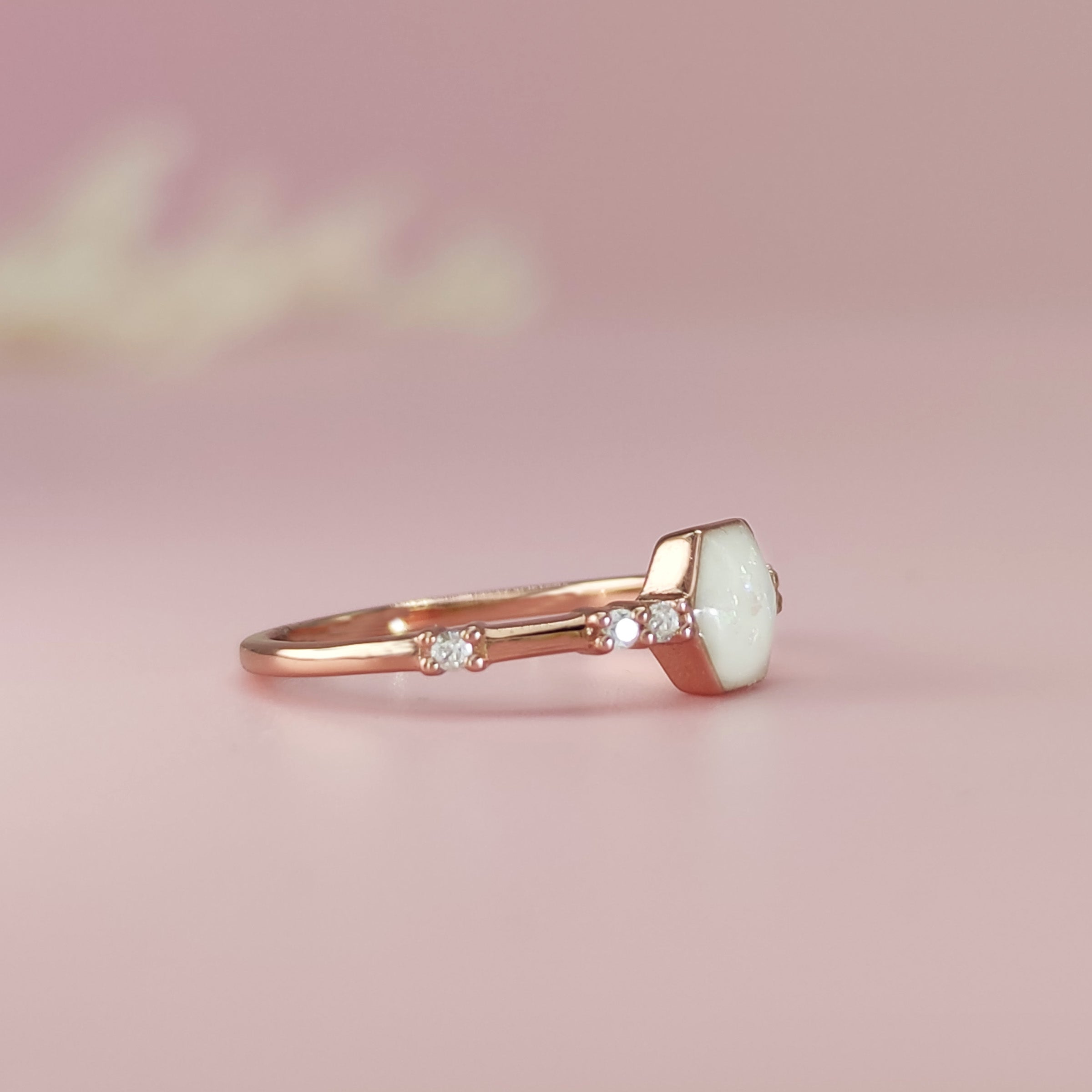 Golden Embrace Breastmilk Ring - Sterling Silver Keepsake Jewelry for Nursing Moms - Perfect Mother's Gift & Breastfeeding Memorial Jewelry (Ideal for Postpartum, Baby Shower & Mother's Day)