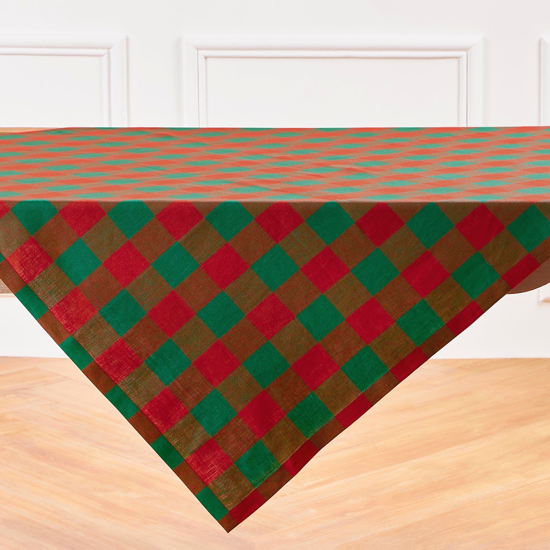 Buffalo Check Table Throw - Soft and Durable Plaid Table Cover for Kitchen, Dining Room, and Picnic - Perfect for Holiday Decor and Outdoor Gatherings