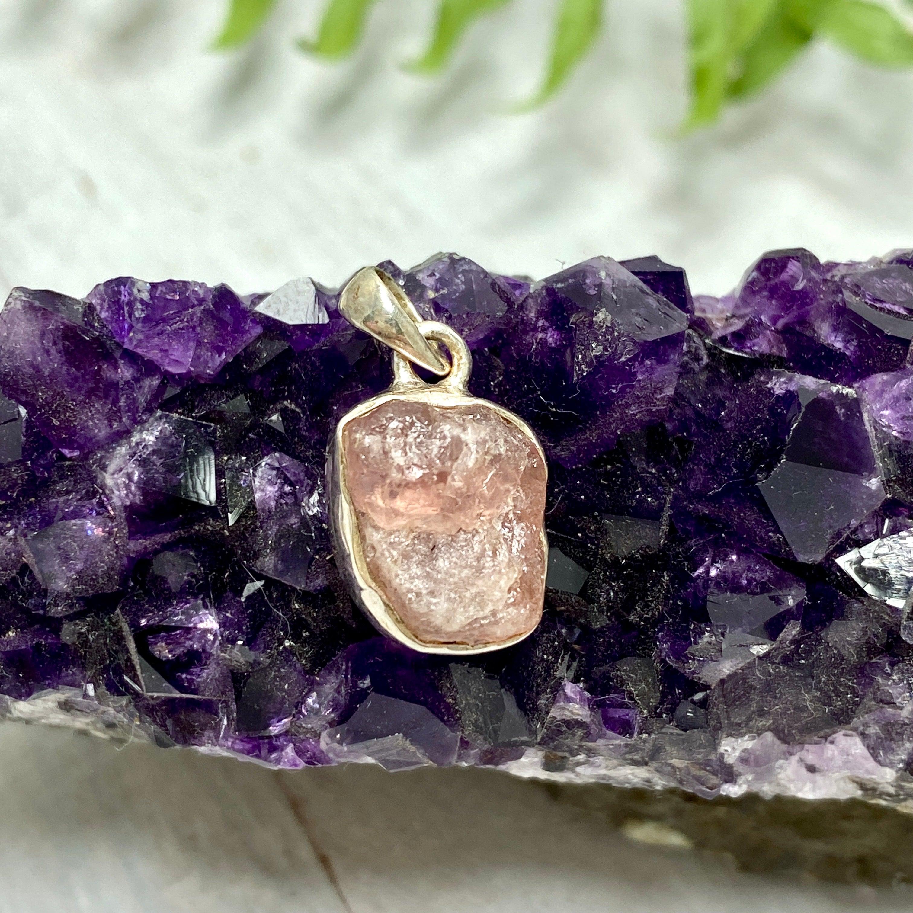 Natural Rose Quartz Raw Stone Pendant Necklace - Healing Crystal Jewelry for Women, Chakra Balancing & Positive Energy - Perfect for Meditation, Yoga & Spiritual Gifts