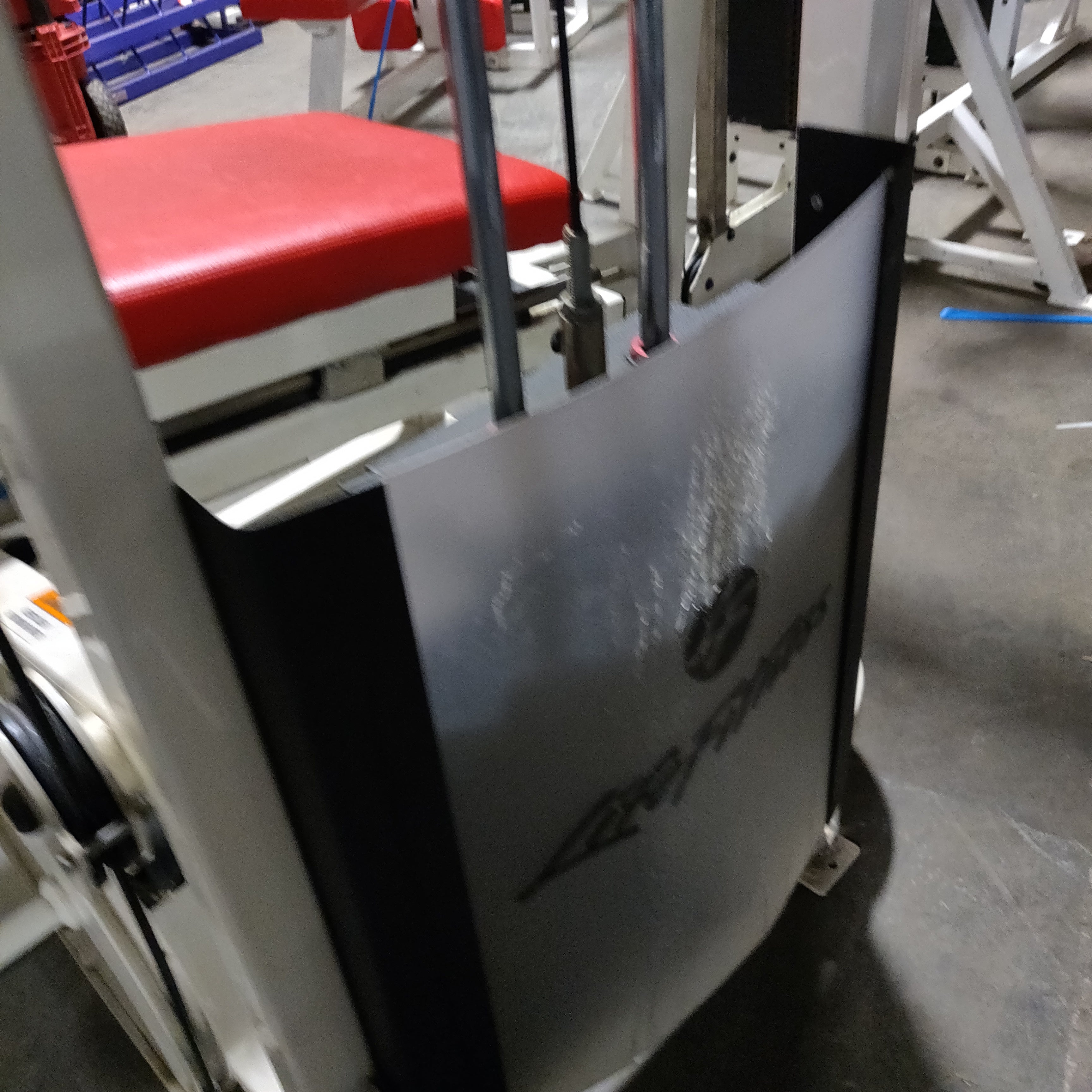 Life Fitness Pro Horizontal Leg Press Machine - Heavy Duty Gym Equipment for Strength Training & Leg Workouts | Perfect for Home Gyms & Commercial Fitness Centers