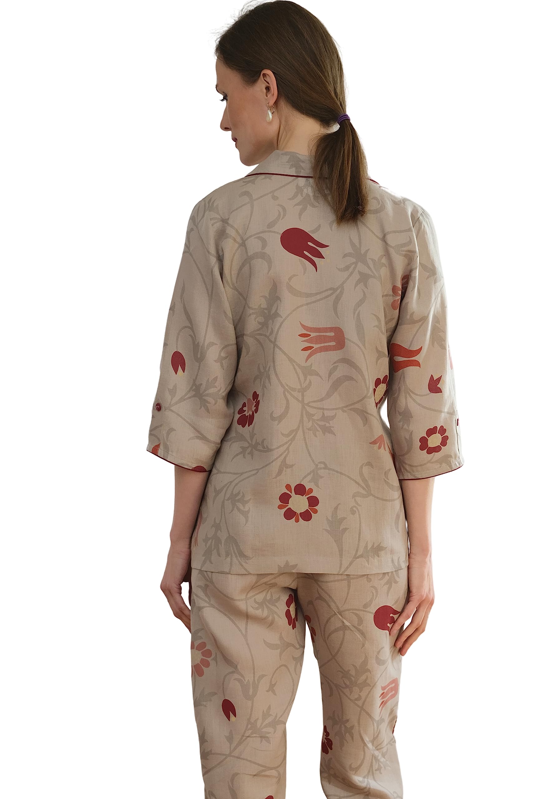 Women's Floral Print Pajama Set - 3/4 Sleeve Top & Capri Pants | Soft Cotton Sleepwear | Made in Europe | Perfect for Relaxing at Home & Gift Giving