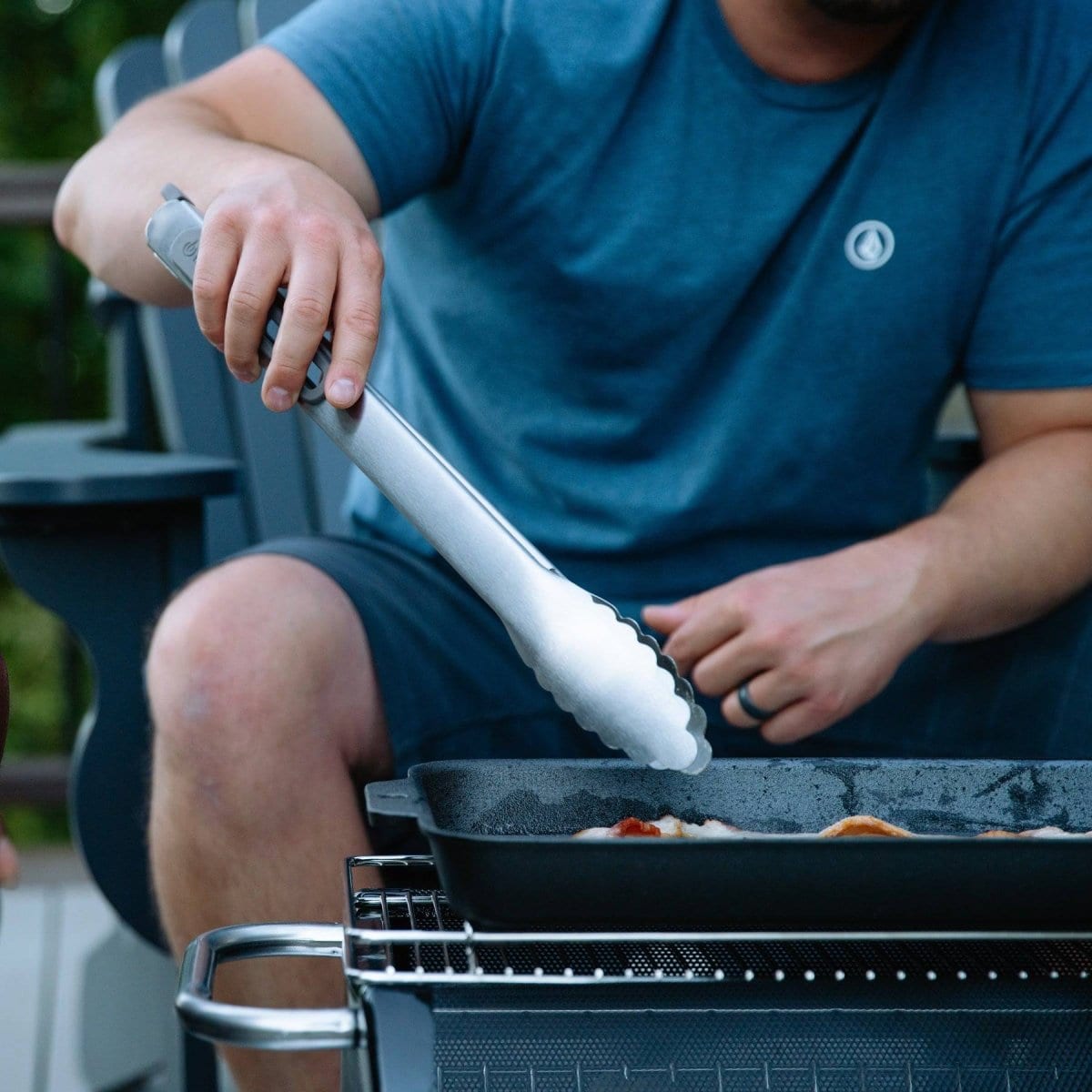 Best Fire Pit Griddle for Outdoor Cooking – Cast Iron Grill Top for Camping, Backyard BBQs & Patio Dining