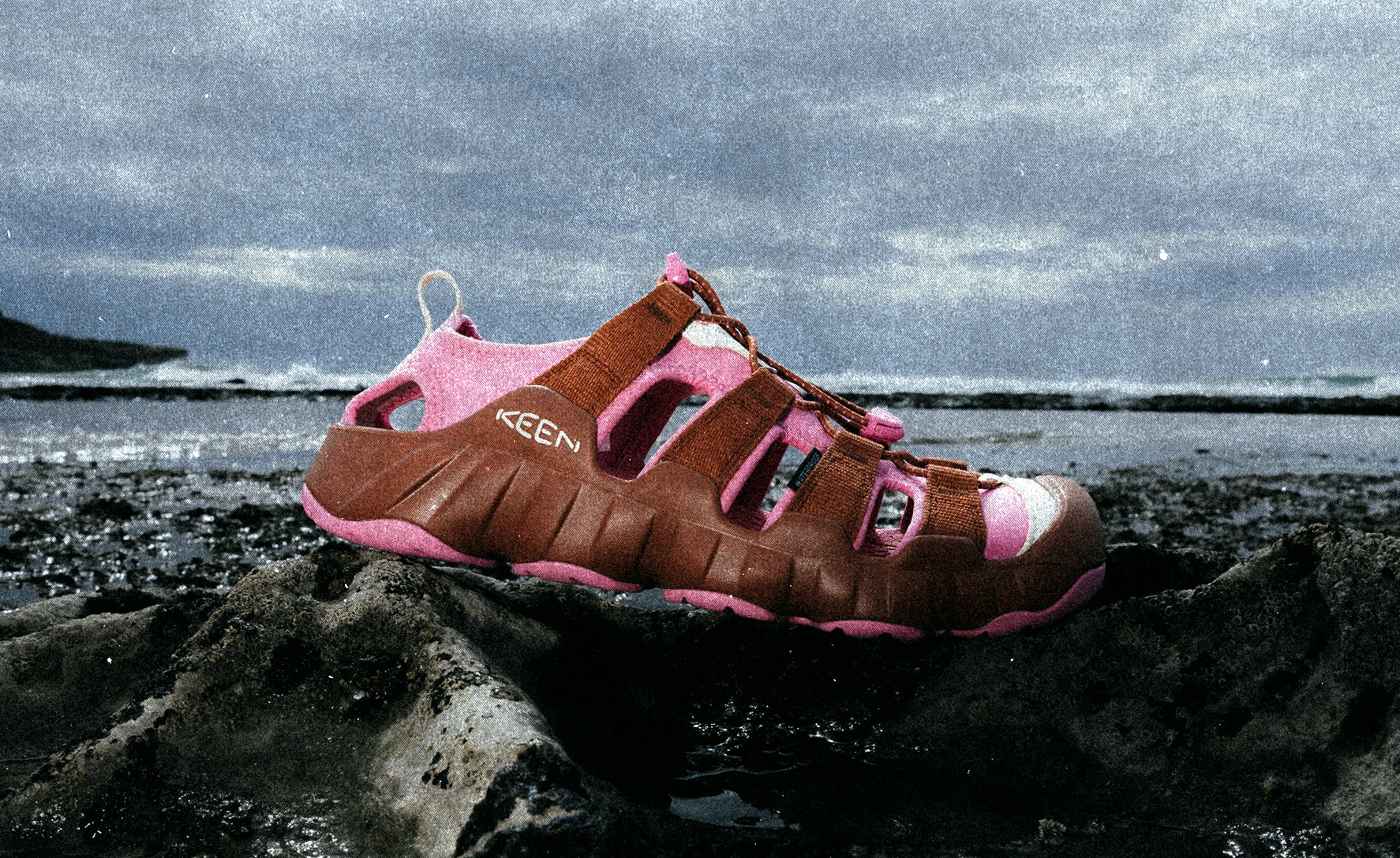 Men's Hyperport H2 Sandal - Lightweight Hiking Shoes for Outdoor Adventures | Okenia Pink | Perfect for Trail Running, Camping & Water Activities