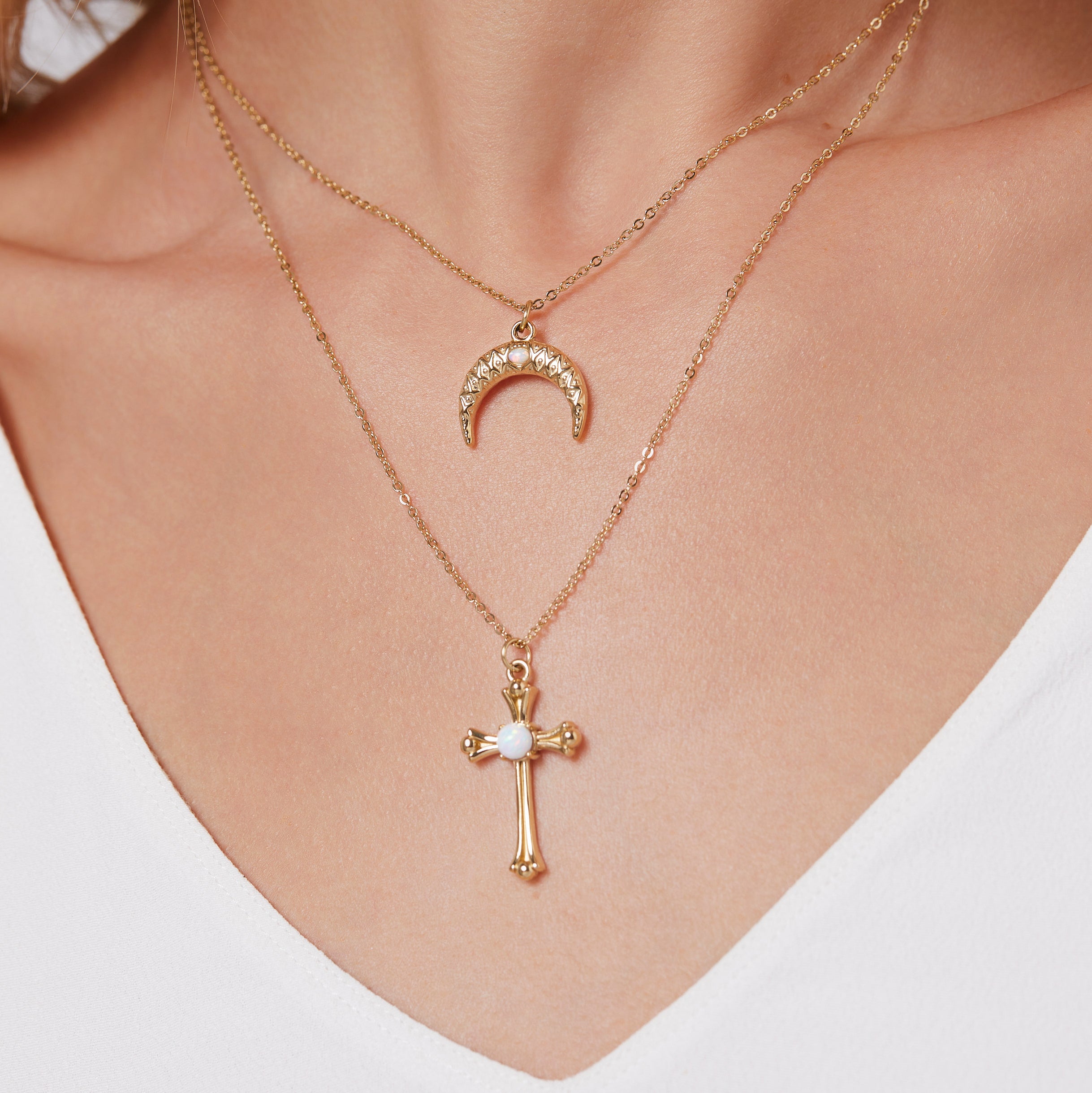 Upside Down Moon Necklace - Unique Celestial Jewelry for Women, Dainty Crescent Moon Pendant, Perfect for Everyday Wear & Gifts | Ideal for Parties, Dates & Boho Fashion