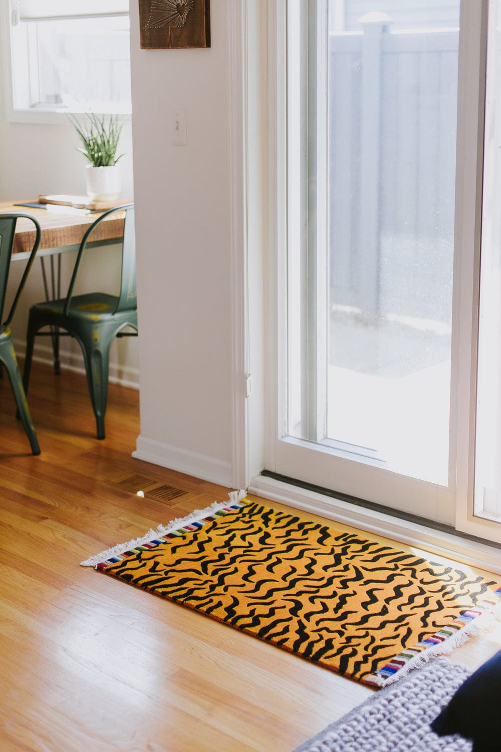 Premium Himalayan Tiger Print Carpet - Soft & Durable Area Rug for Living Room, Bedroom Decor - Perfect for Home, Office & Yoga Space