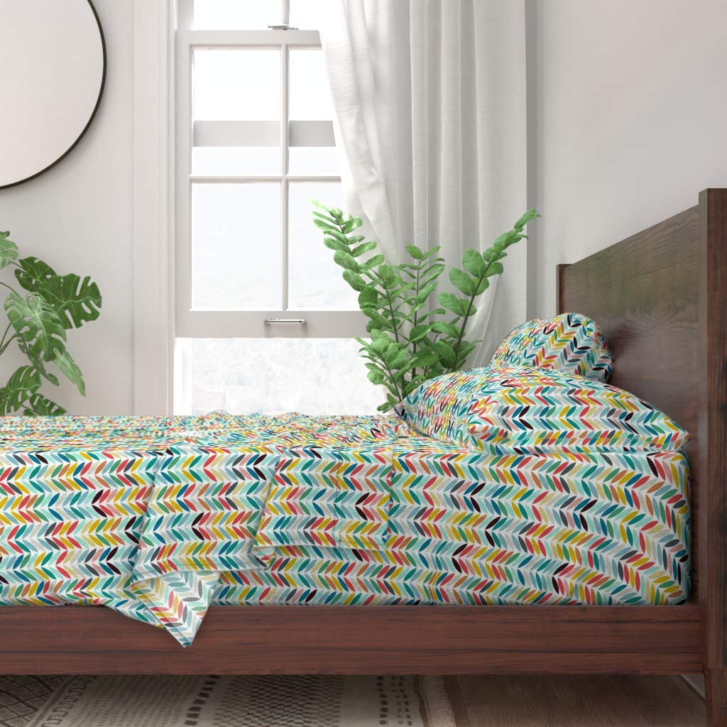 100% Cotton King Size 4-Piece Sheet Set | Arrow Chevron White Rainbow Design | Gender Neutral Nursery Bedding | Soft Pastel Colors & Llama Print | Perfect for Baby Rooms & Kids' Bedrooms