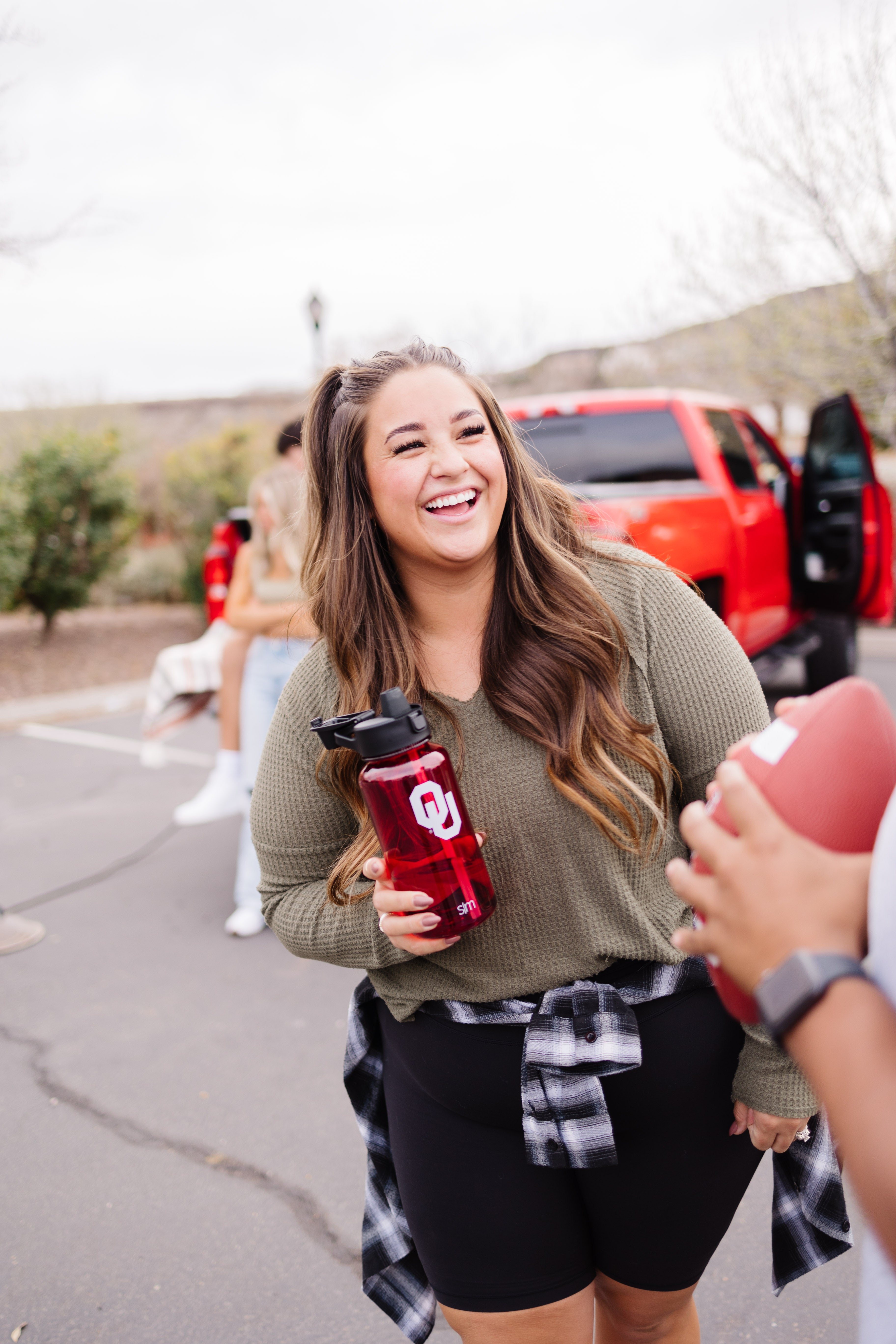 Collegiate Plastic Summit Water Bottle with Flip Straw Lid - Leak Proof, BPA Free, 32oz - Perfect for School, Gym & Outdoor Activities