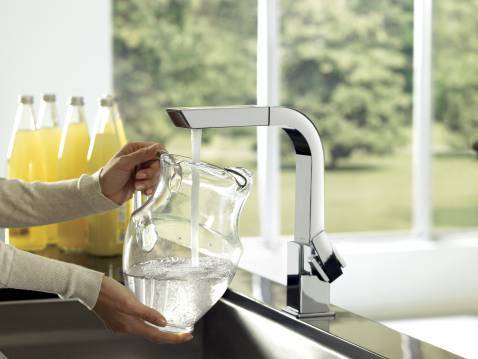 Moen S7597C 90-Degree Pull-Down Kitchen Faucet with Sprayer in Chrome - Perfect for Modern Kitchens & Easy Dishwashing