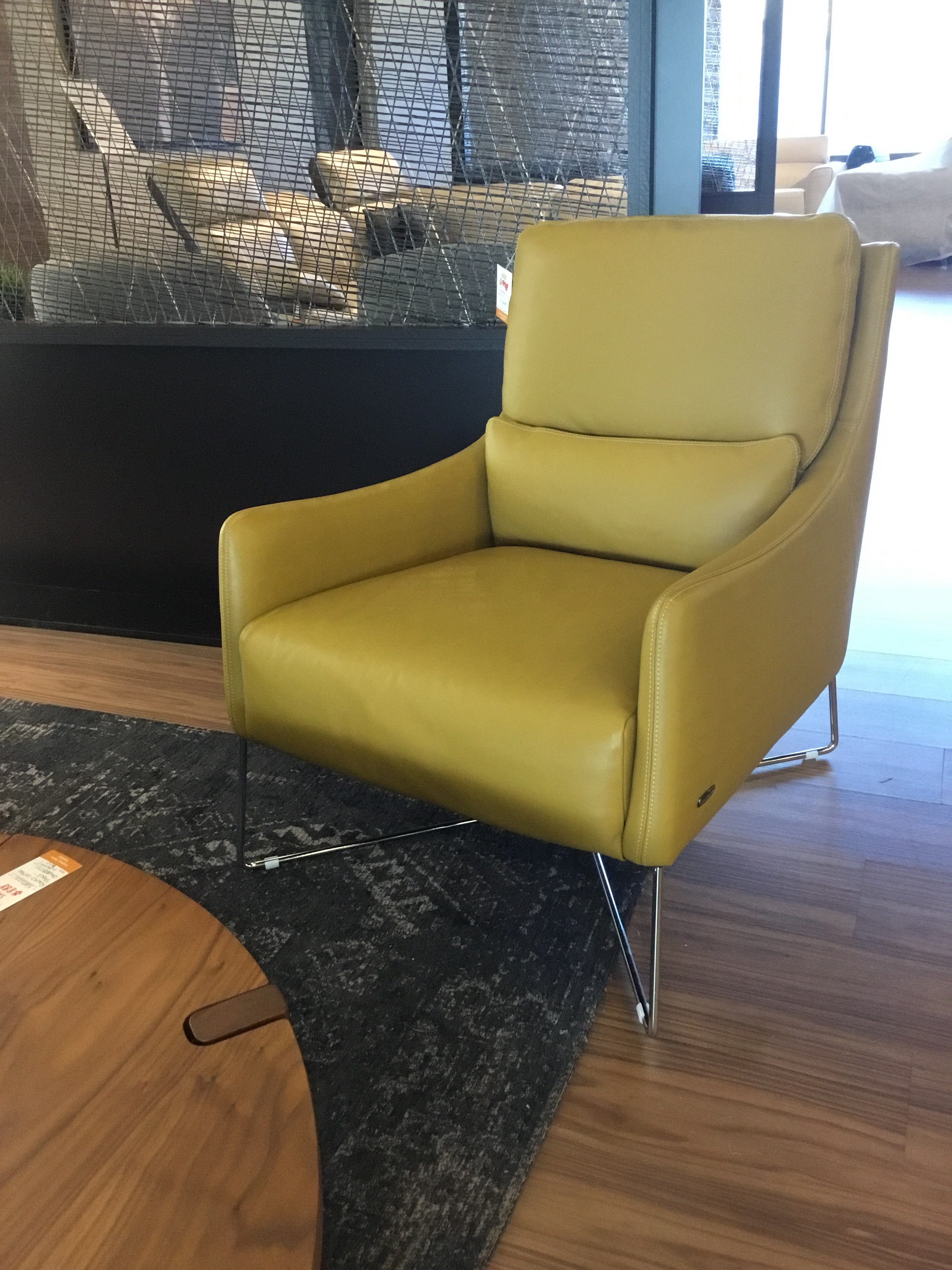 Natuzzi Editions C065 Modern Accent Chair - Stylish Living Room Furniture for Home Decor & Comfortable Seating