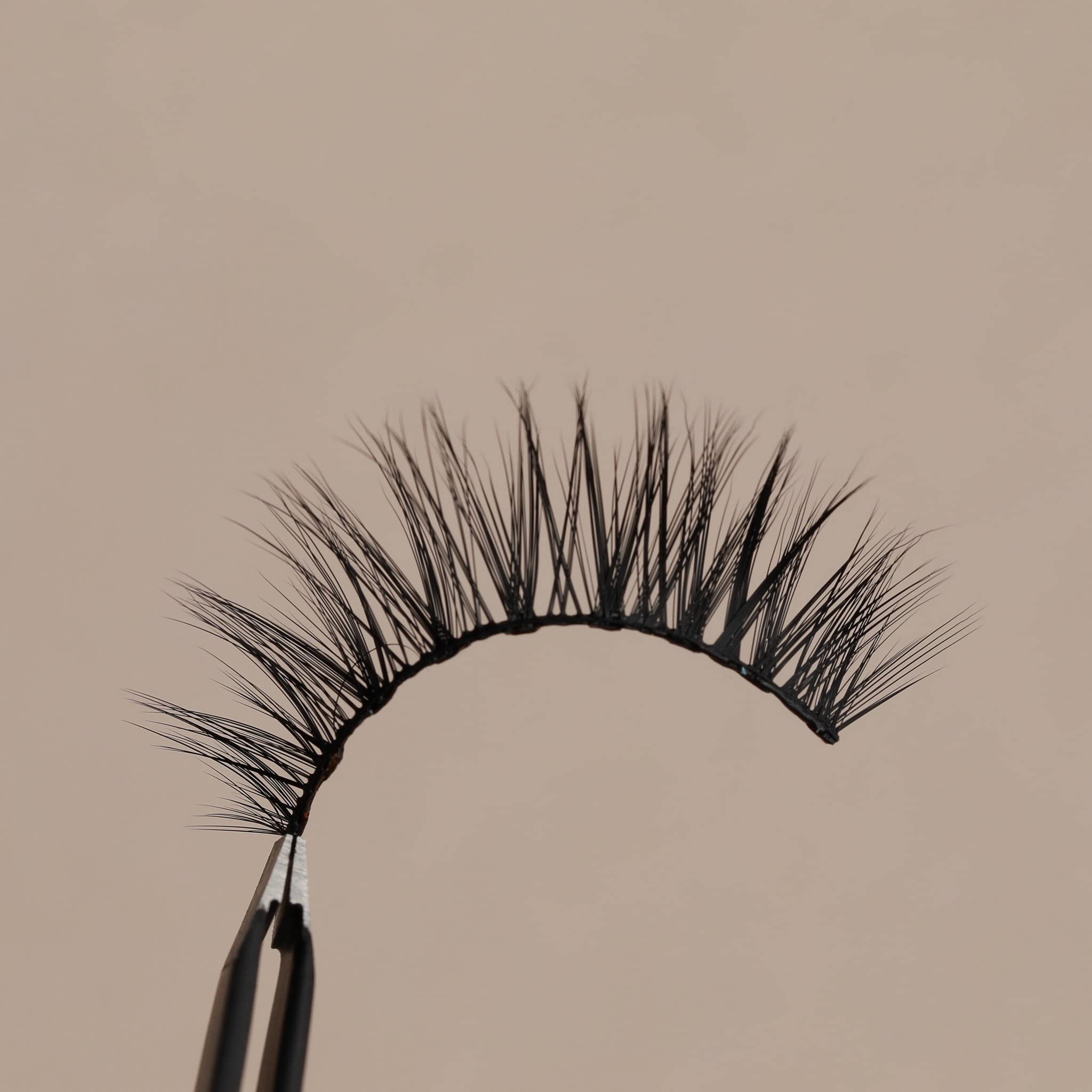 Araceli Beauty 3D Faux Mink Eyelashes - Grace | Reusable Synthetic Lashes for Dramatic Volume & Natural Look | Perfect for Weddings, Parties & Everyday Glam