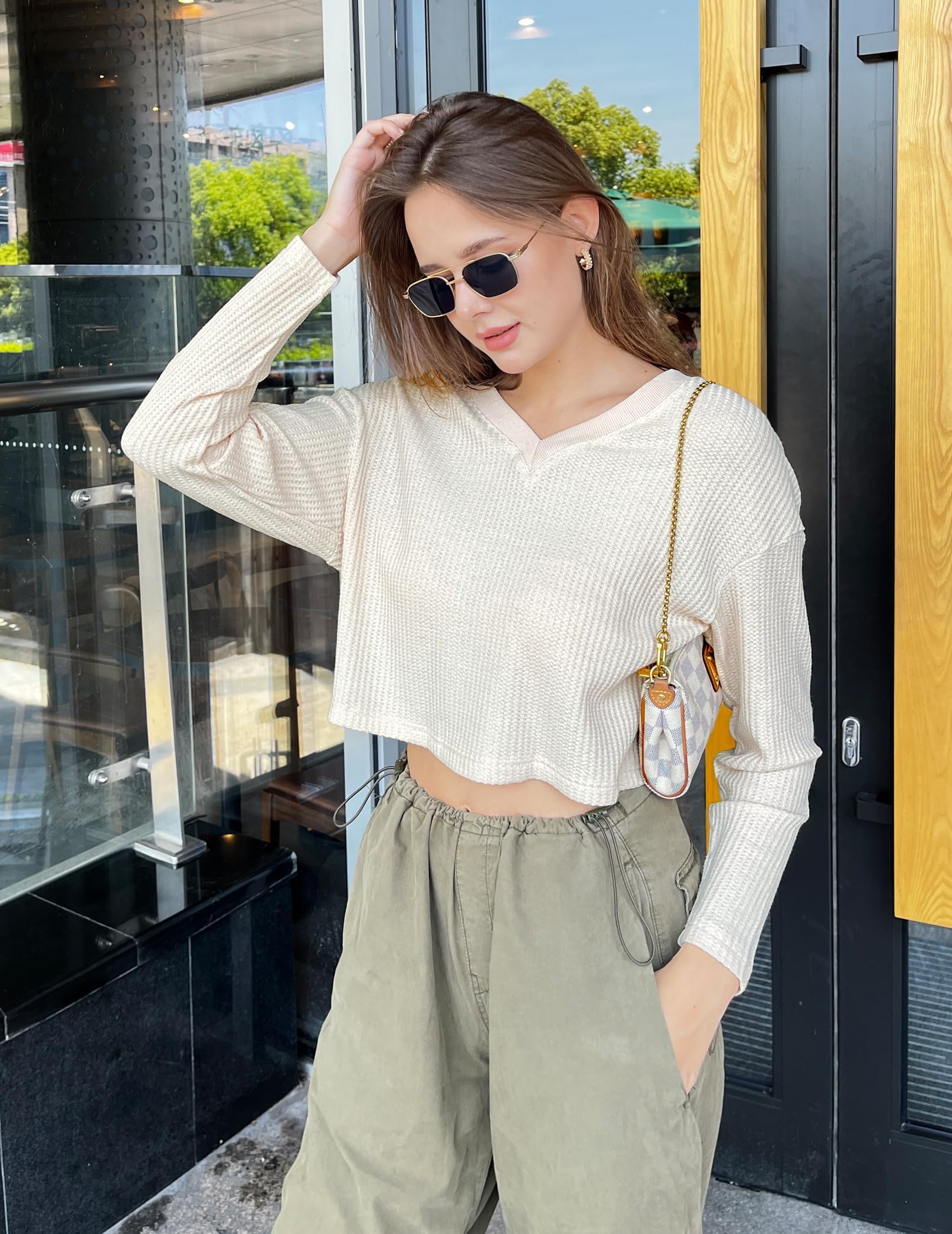 Zeagoo Women's Long Sleeve Waffle Knit Cropped Top - V Neck Casual T-Shirt for Women | Fall Fashion Layering, Coffee Dates & Weekend Outfits