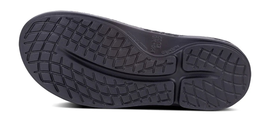 OOFOS Unisex Oocloog Recovery Sandals - Black | Comfortable & Supportive Footwear for Post-Workout, Travel & Relaxation at Home