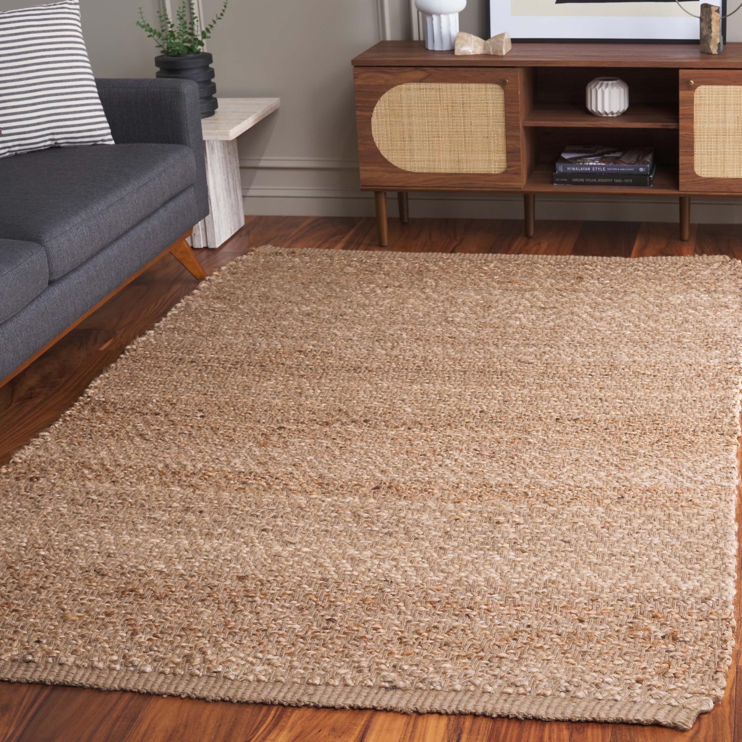 SAFAVIEH Handmade Jute Accent Rug 4' x 6' - Natural Fiber Farmhouse Style with Fringe, Durable for High Traffic Areas | Perfect for Entryway, Living Room, Bedroom & Home Decor (NF731A)