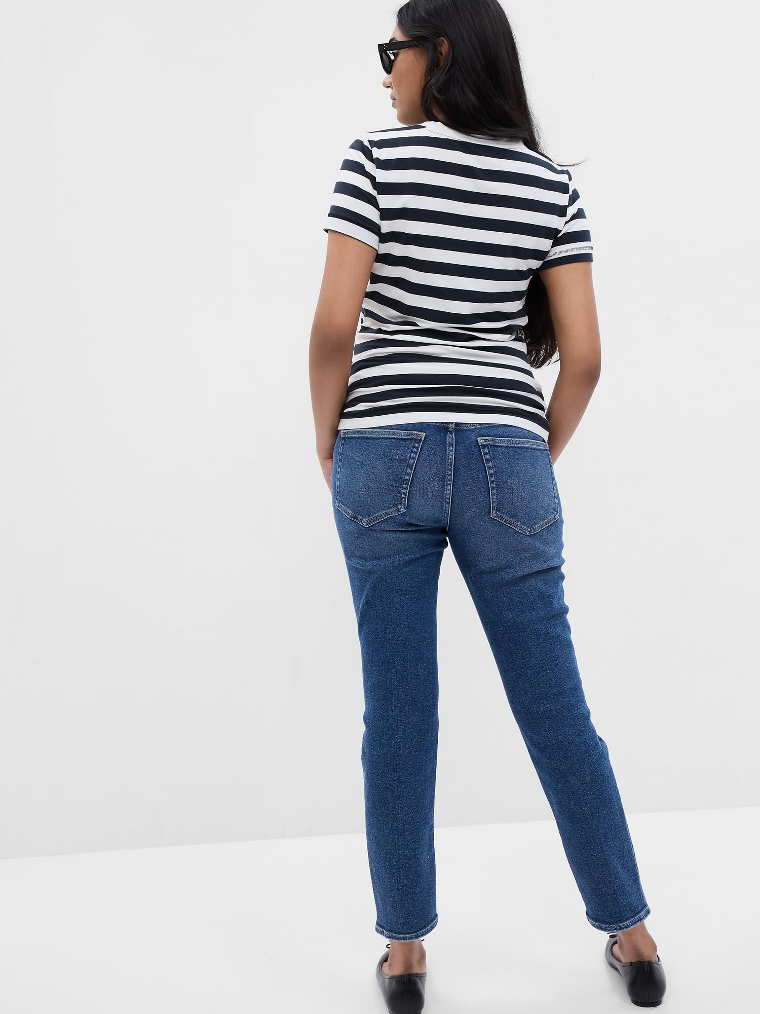 GAP Women's Maternity True Waistband Full Panel Vintage Slim Jeans - Comfortable Pregnancy Denim Pants for Everyday Wear & Maternity Photos
