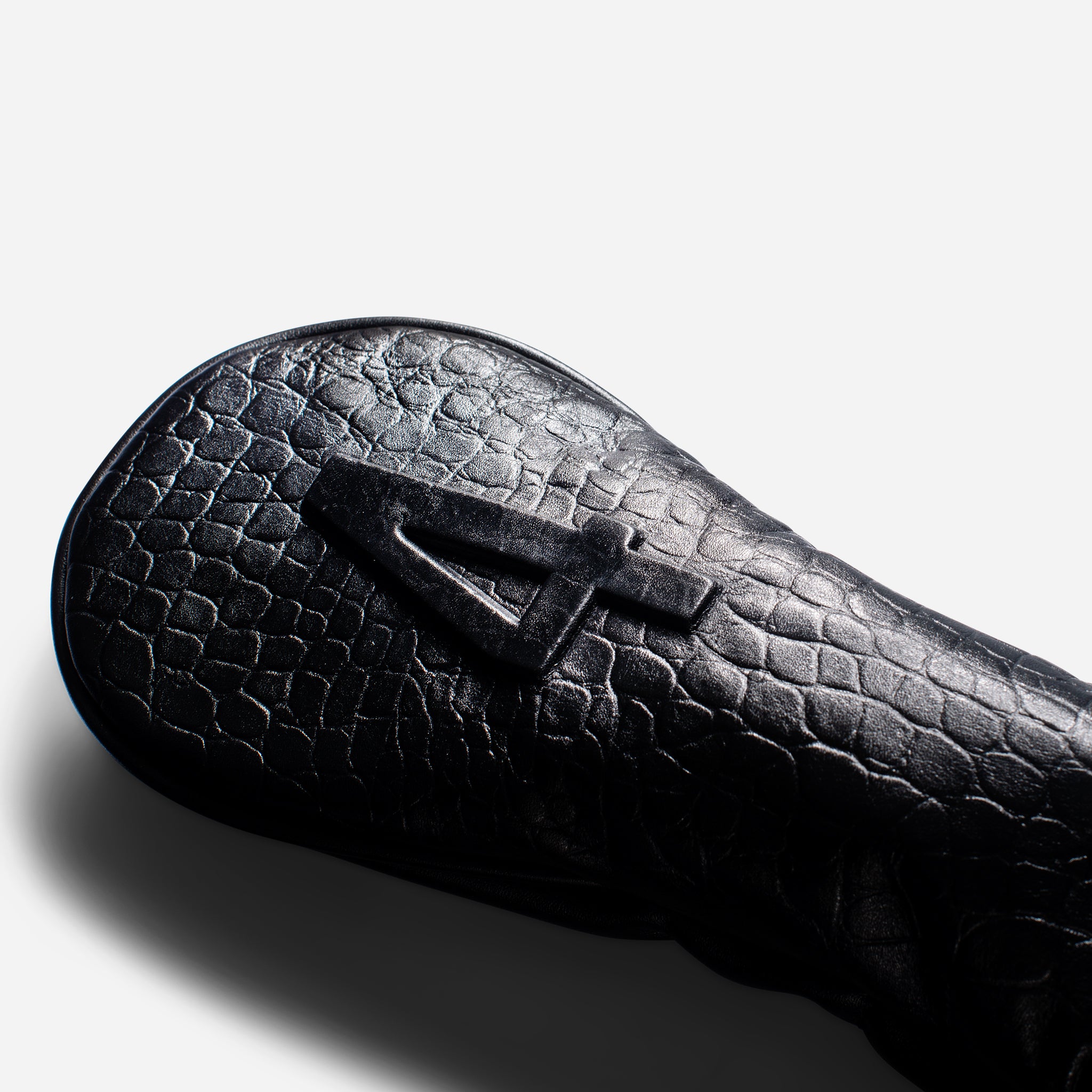 Premium Luxury Embossed Golf Club Headcover - Stylish Protection for Drivers, Woods & Hybrids on the Course