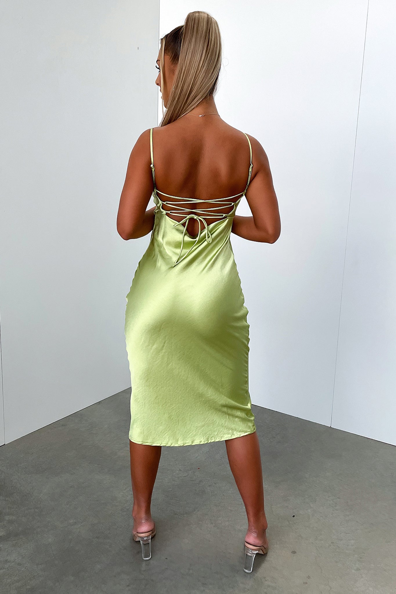 Elegant Green Evening Gown - Perfect for Formal Events, Prom Night & Special Occasions