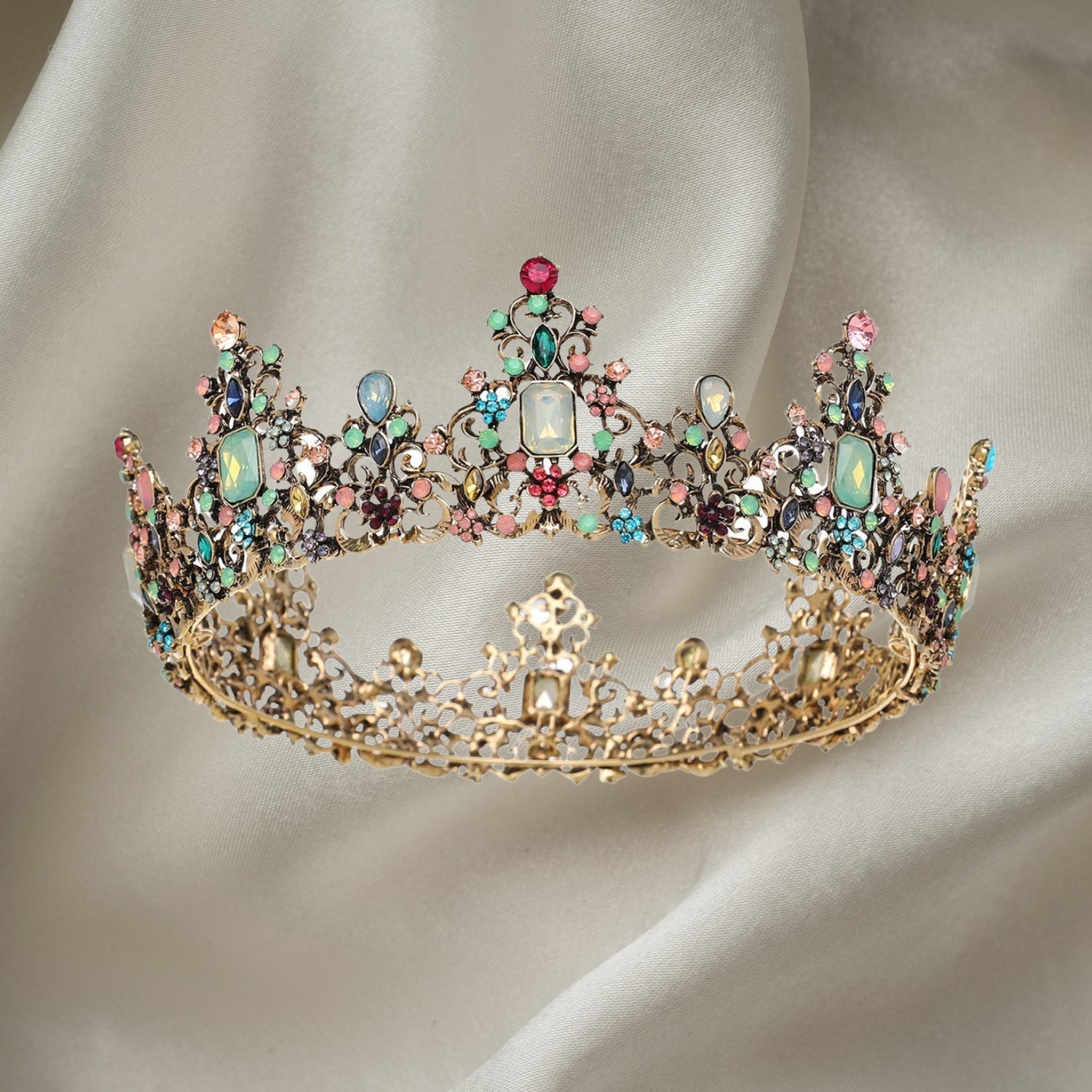Queen Crown for Women - Elegant Wedding Tiara for Bride, Gothic Rhinestone Headpiece, Hair Accessories for Birthday, Cosplay, Prom & Halloween - Perfect for Bridal Showers, Pageants & Costume Parties
