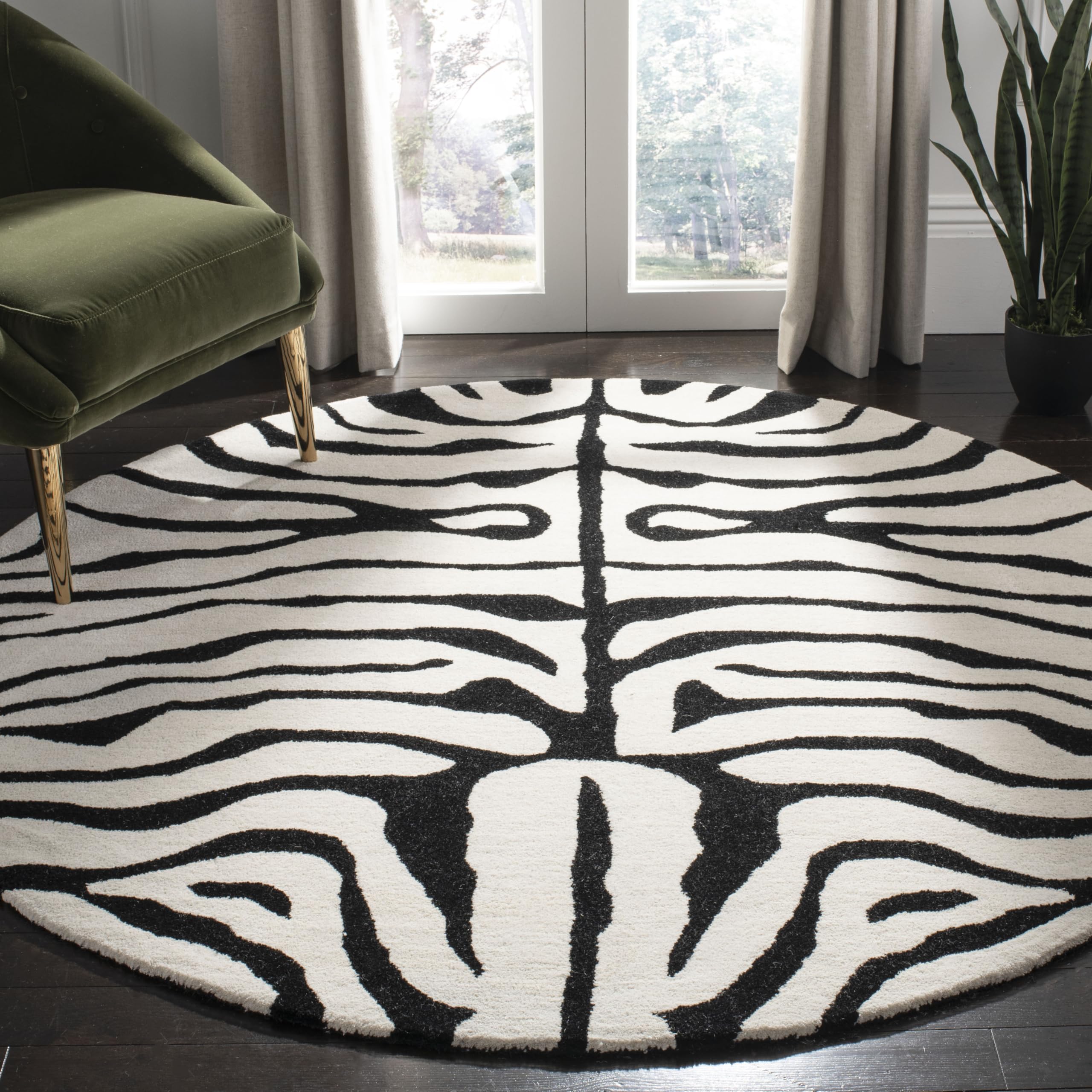 SAFAVIEH Soho Collection 6-Foot Round Black & White Wool Area Rug - Handmade Premium Quality for Living Room, Bedroom & Office Decor (Model SOH435A)