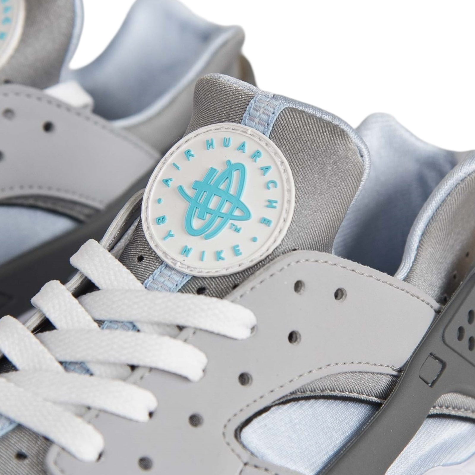 Nike Air Huarache Running Shoes - Wolf Grey Colorway - Lightweight & Comfortable for Men's Athletic Training, Jogging, and Casual Wear