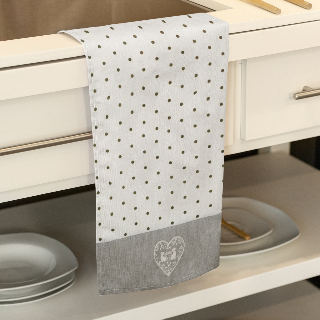 Pair of White Cats in Heart Design Tea Towel - Cute Kitchen Towel for Dish Drying, Decor & Gifts - Perfect for Valentine's Day, Housewarming & Cat Lovers