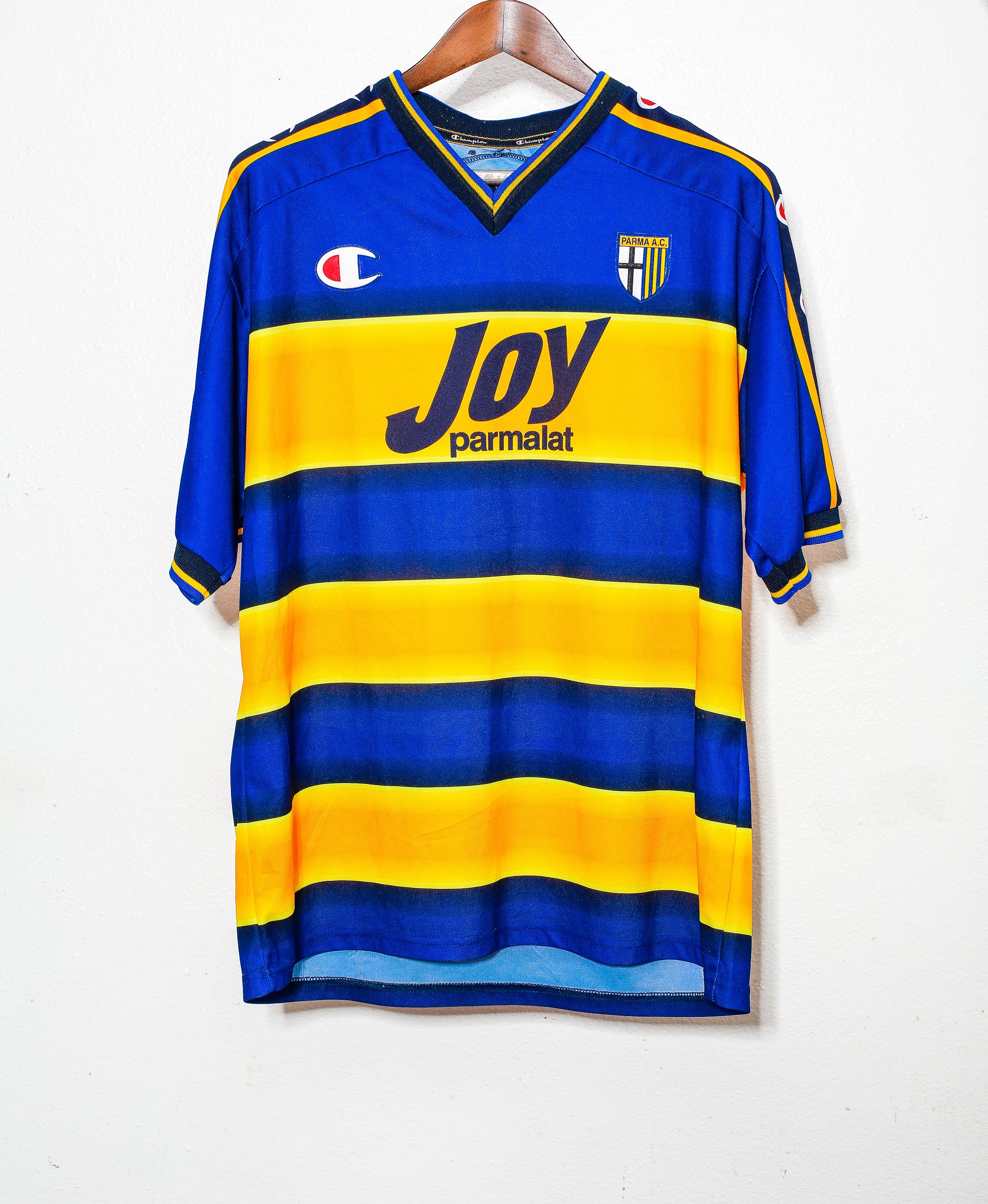Original Parma Home Jersey 2001-2002 (Large) - Vintage Football Shirt for Collectors & Retro Sports Fans - Perfect for Match Days, Cosplay, and Gift Giving