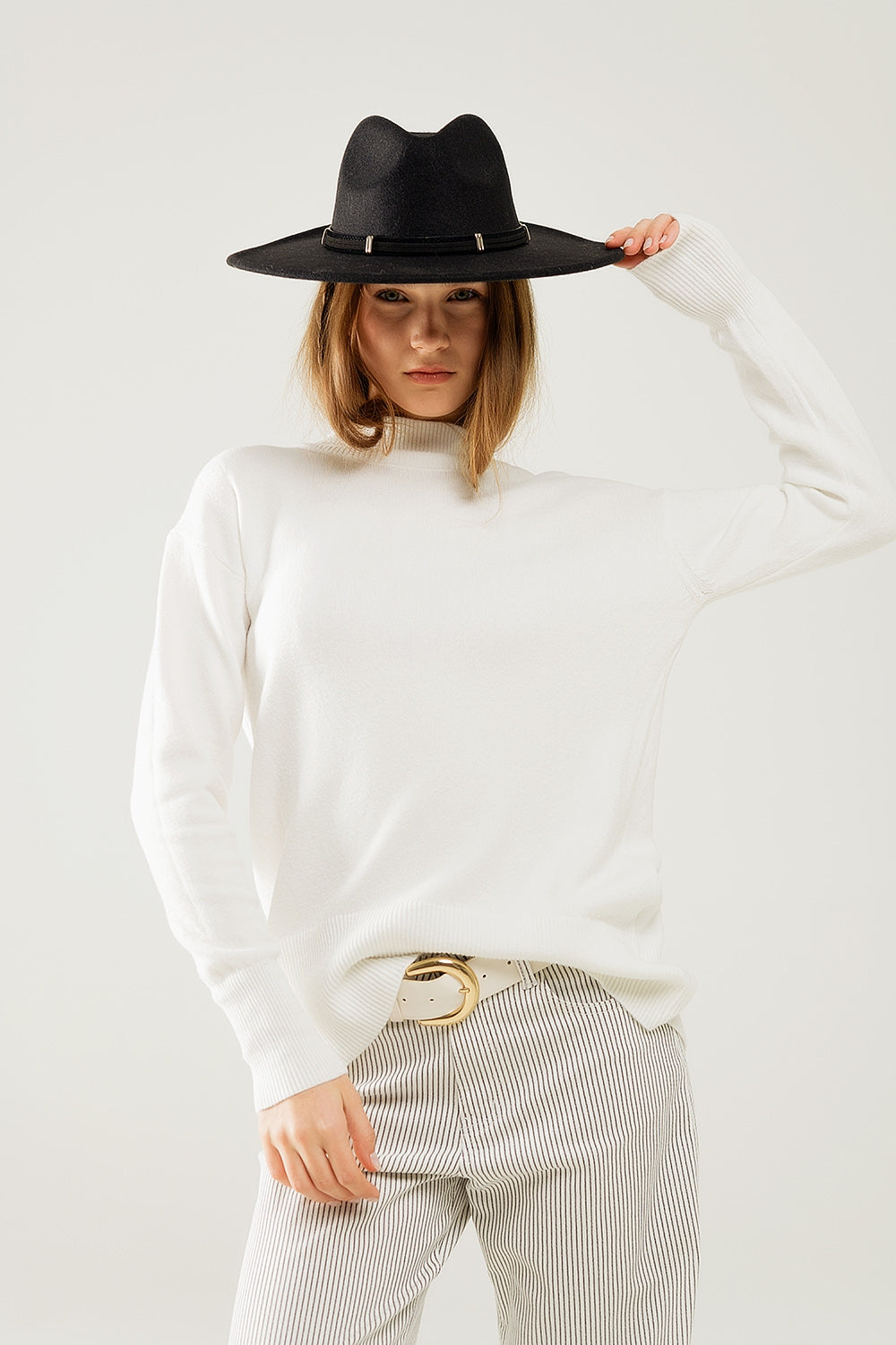 Elegant White Open Back Pullover Sweater - Women's Fashion Loose Knit Top for Casual Wear & Date Nights