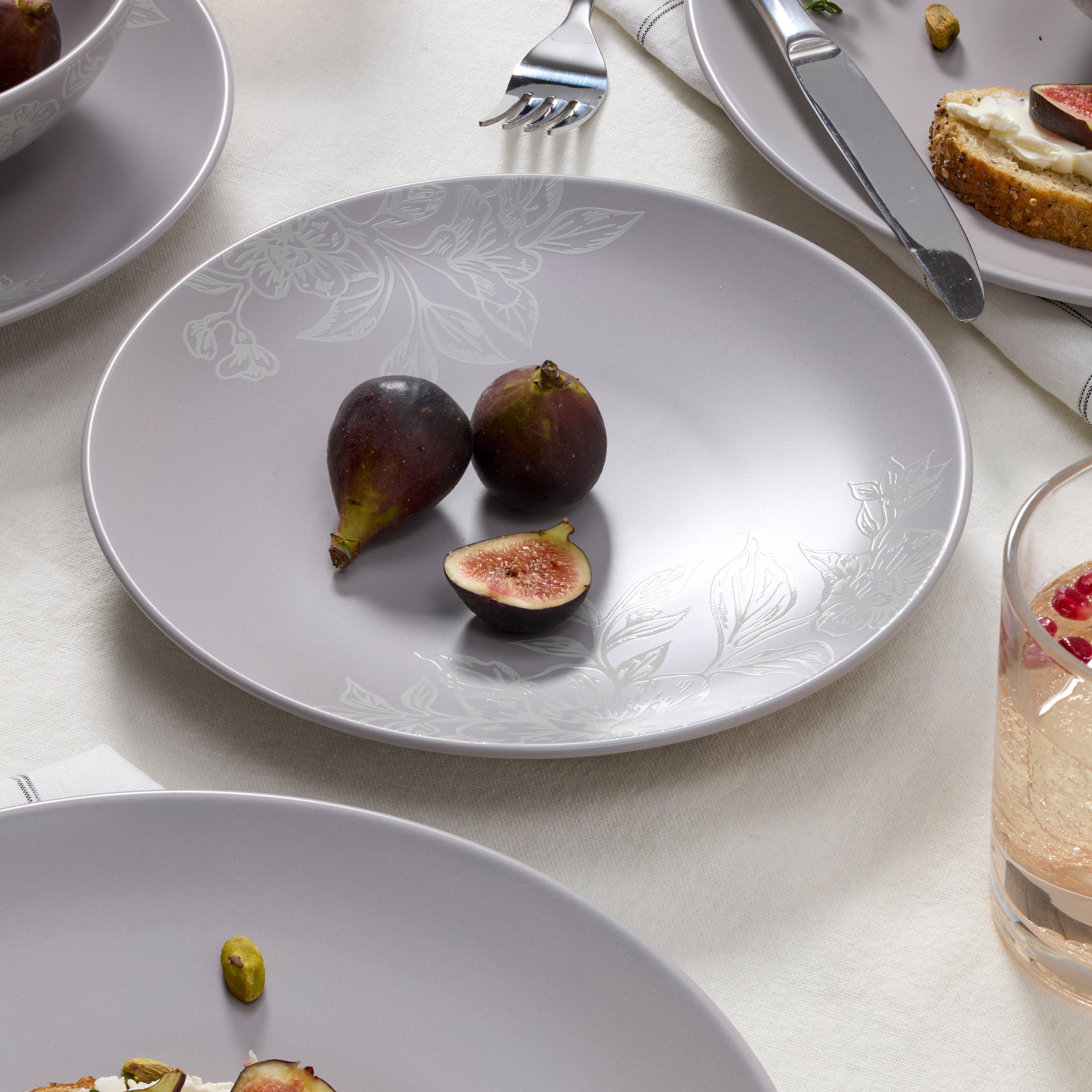 Roseto Pumice 12-Piece Stoneware Dinnerware Set - Elegant Porcelain Plates, Bowls & Mugs for Everyday Dining, Entertaining & Restaurant Use