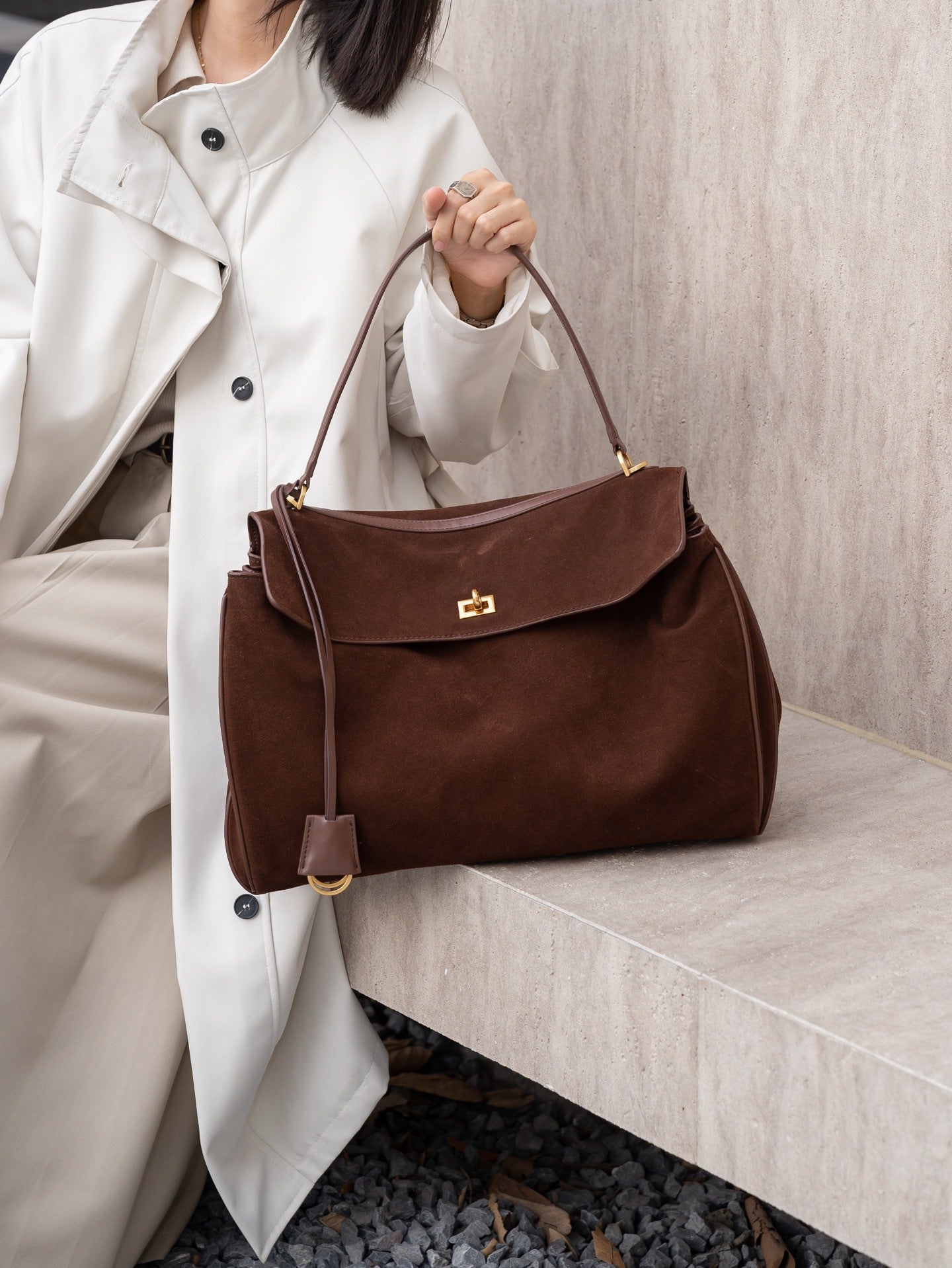 Premium Genuine Leather Shoulder Bag for Women - Fashionable Crossbody Purse with Adjustable Strap - Perfect for Work, Travel & Everyday Use