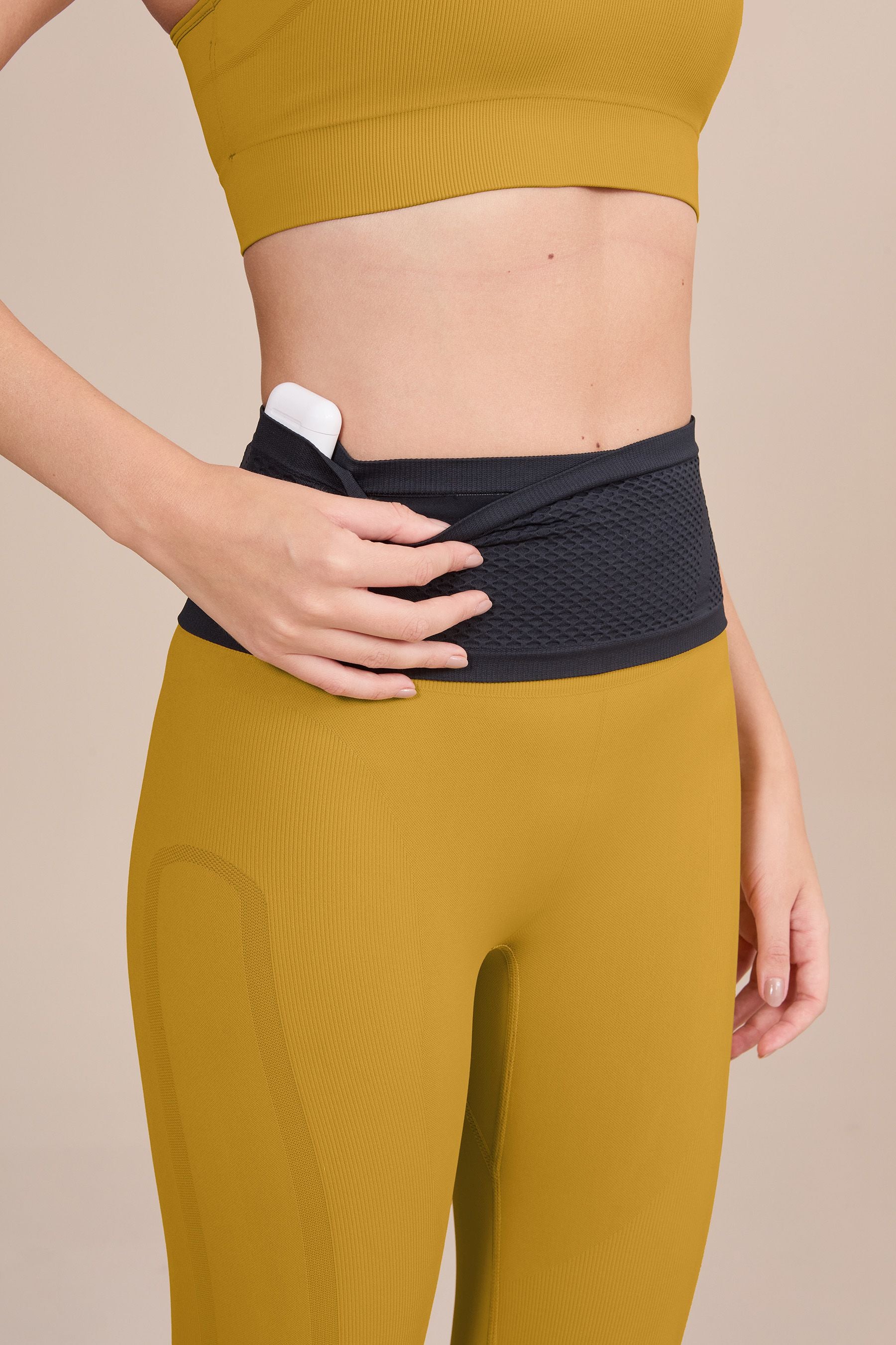 Seamless Belt 458810 - Stretchable Comfortable Waistband for Women & Men - Perfect for Workouts, Yoga, and Everyday Wear