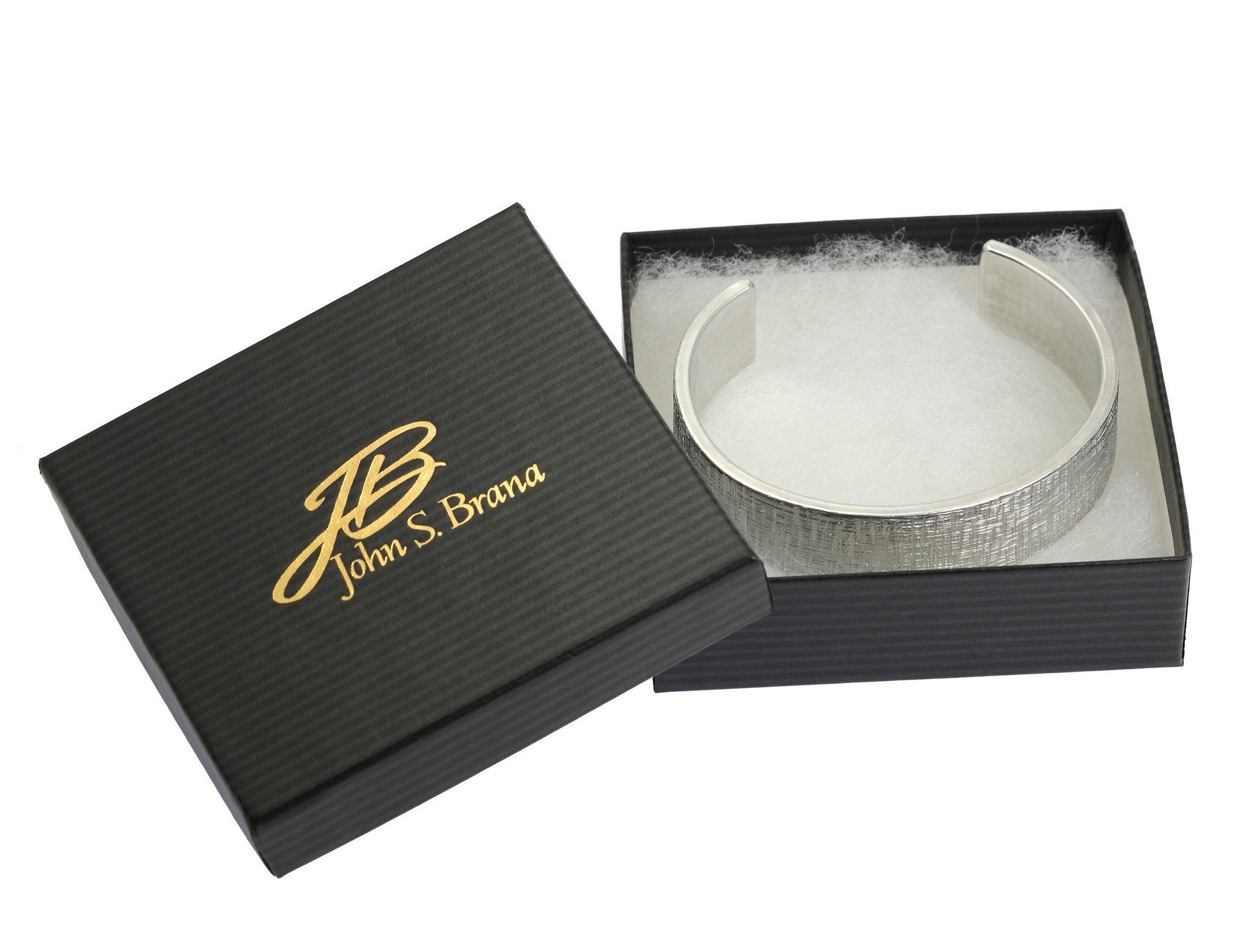 Stylish Linen & Aluminum Cuff Bracelet for Women - Boho Chic Handmade Jewelry - Perfect for Casual Wear, Parties & Gifts