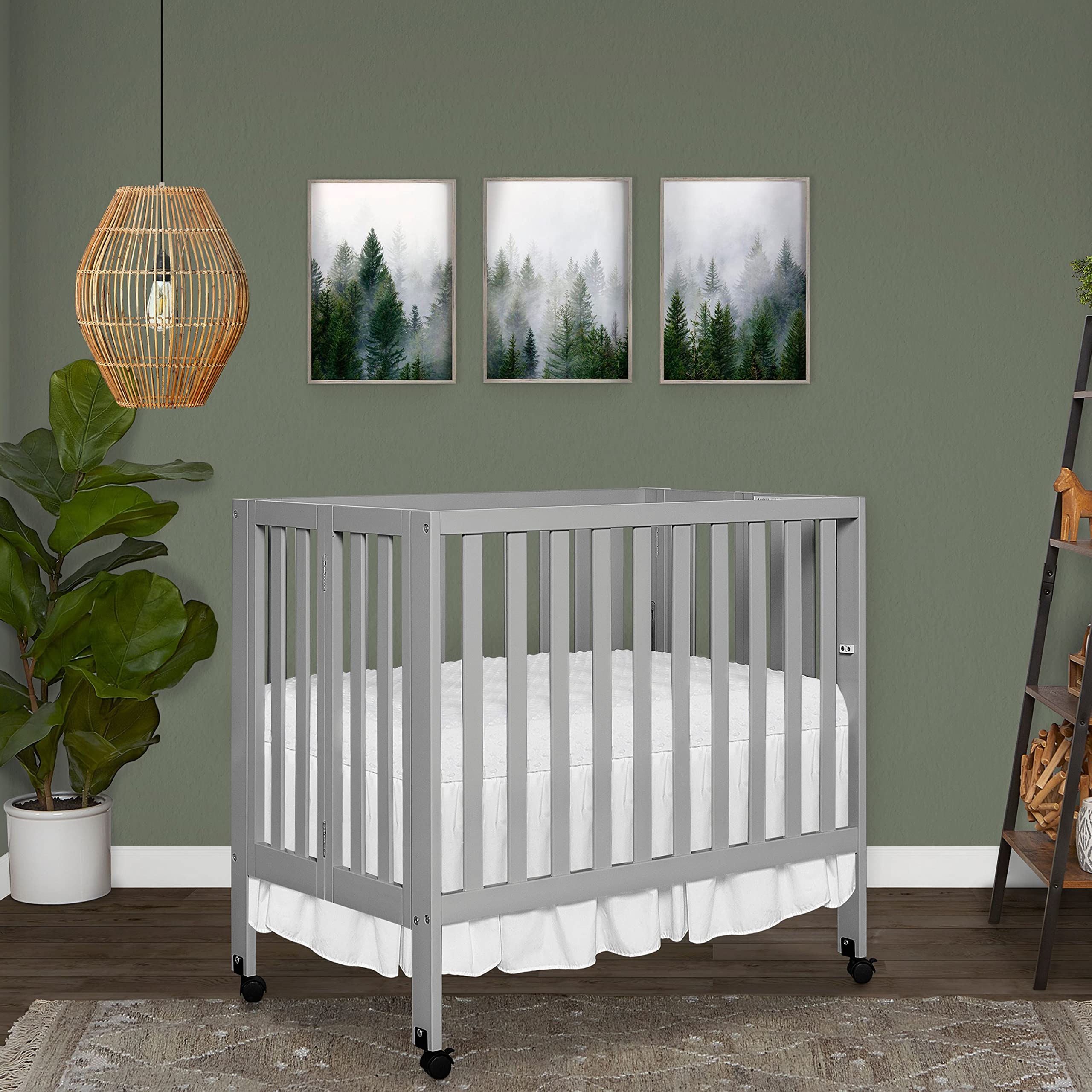 **Dream On Me Jett Lightweight Portable Convertible Crib – 3 Adjustable Mattress Heights, Foldable Travel Crib with 1.5” Mattress Pad – Perfect for Nursery, Travel & Small Spaces**