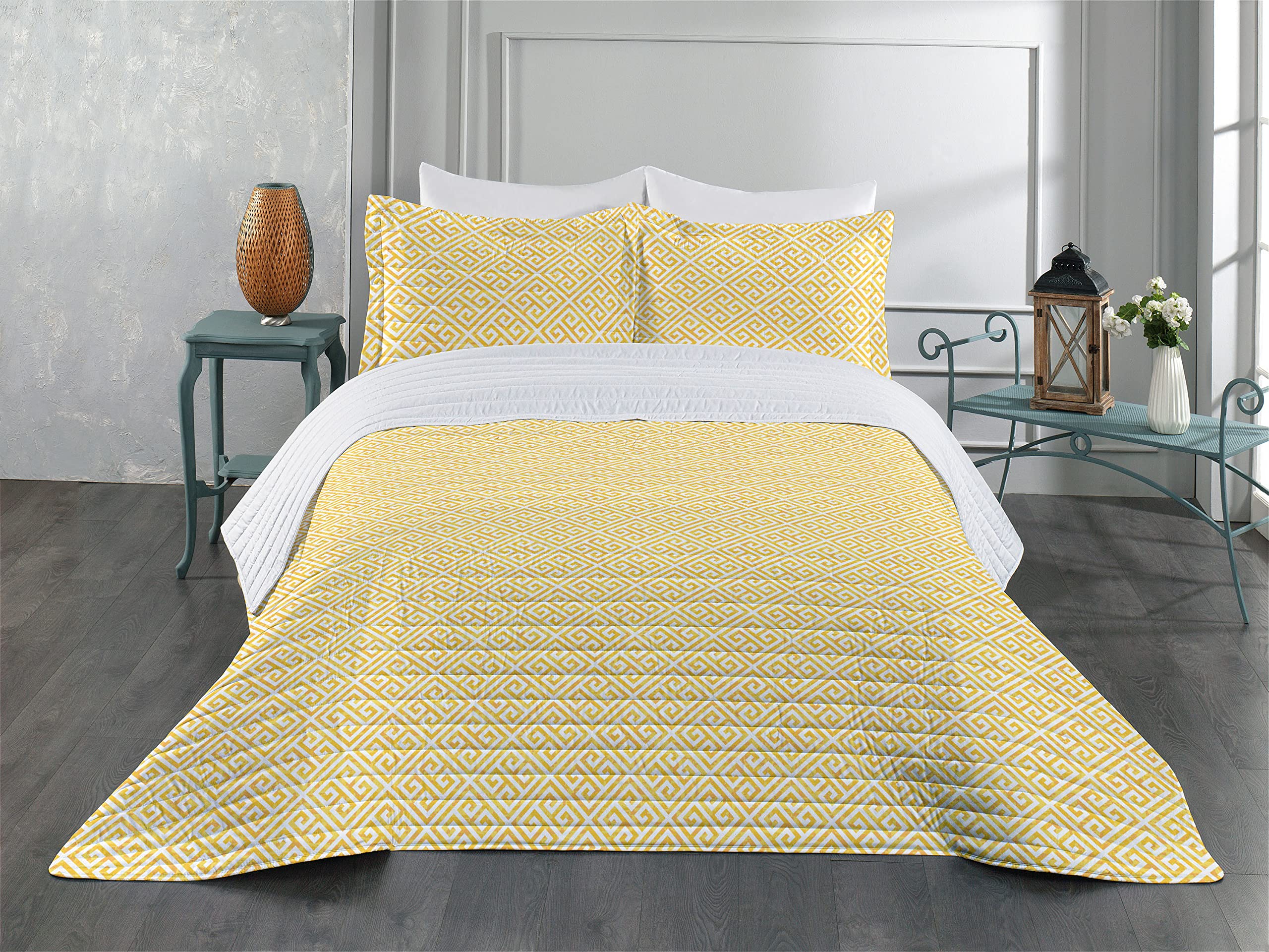 Ambesonne Geometric Microfiber Bedspread Set - Queen Size Yellow & White Apricot Tiles Design with Pillow Shams & Comforter | Soft Vintage Grunge Pattern Bedding for Master Bedroom, Guest Room & Dorm Decor