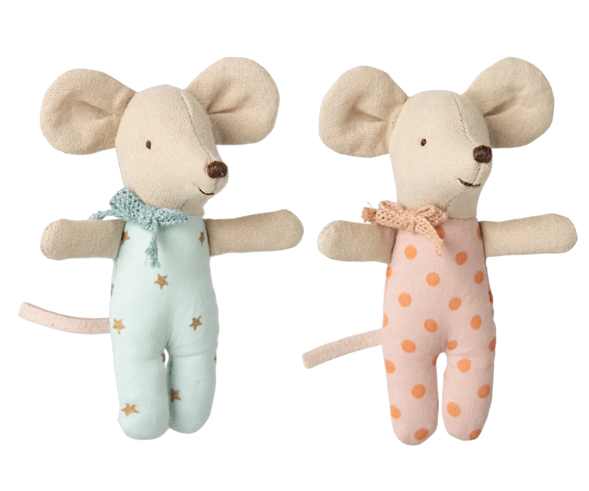 Adorable Twin Baby Mice in Miniature Matchbox - Perfect for Dollhouse Decor, Fairy Gardens & Unique Gift Ideas