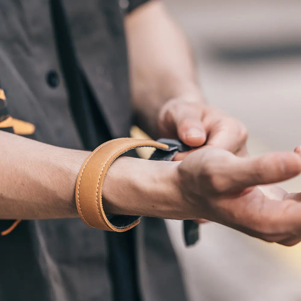 Ulanzi Falcam Maglink Quick Magnetic Buckle Wrist Strap for Camera - Secure & Detachable Hand Strap for DSLR, Mirrorless, Action Cameras - Perfect for Travel, Vlogging & Outdoor Photography