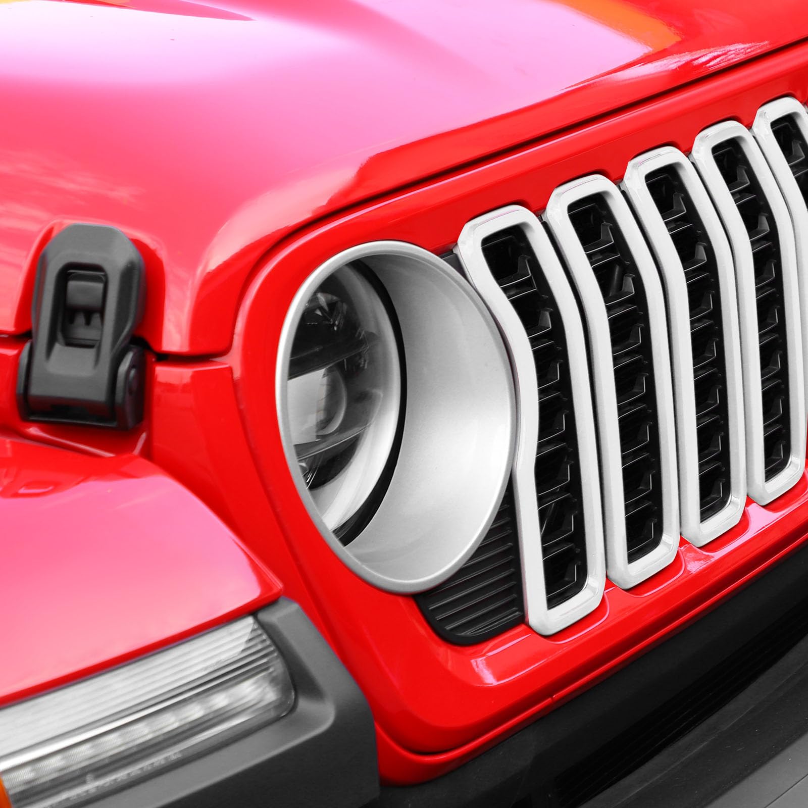 Jeep Wrangler JL JLU & Gladiator JT 2024+ Front Grille Inserts - White Exterior Accessories for Off-Road Style & Customization | Perfect for Jeep Enthusiasts & Outdoor Adventures