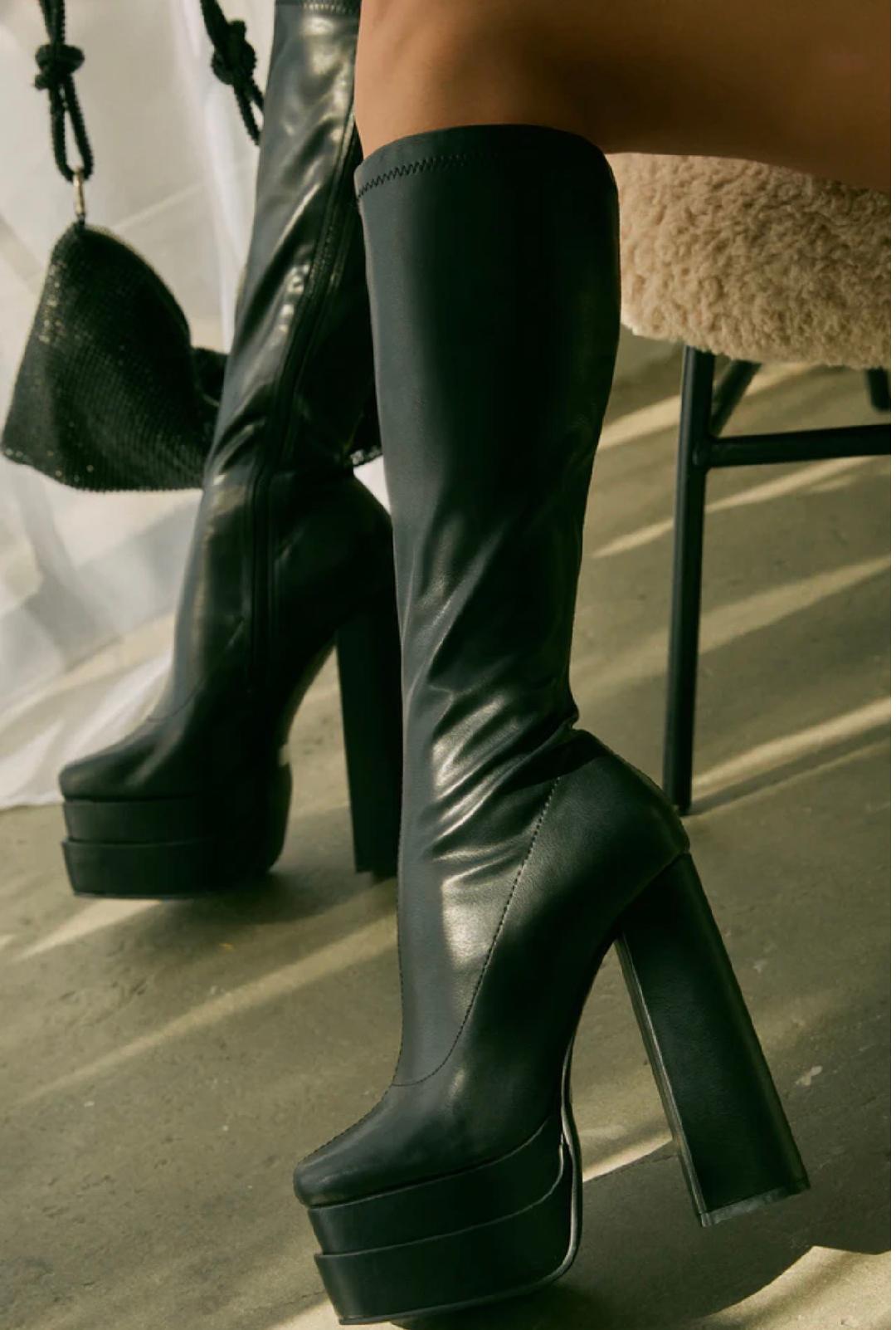 Layana Women's Black Ankle Boots - Stylish & Comfortable for Fall & Winter Fashion, Casual Outings & Office Wear