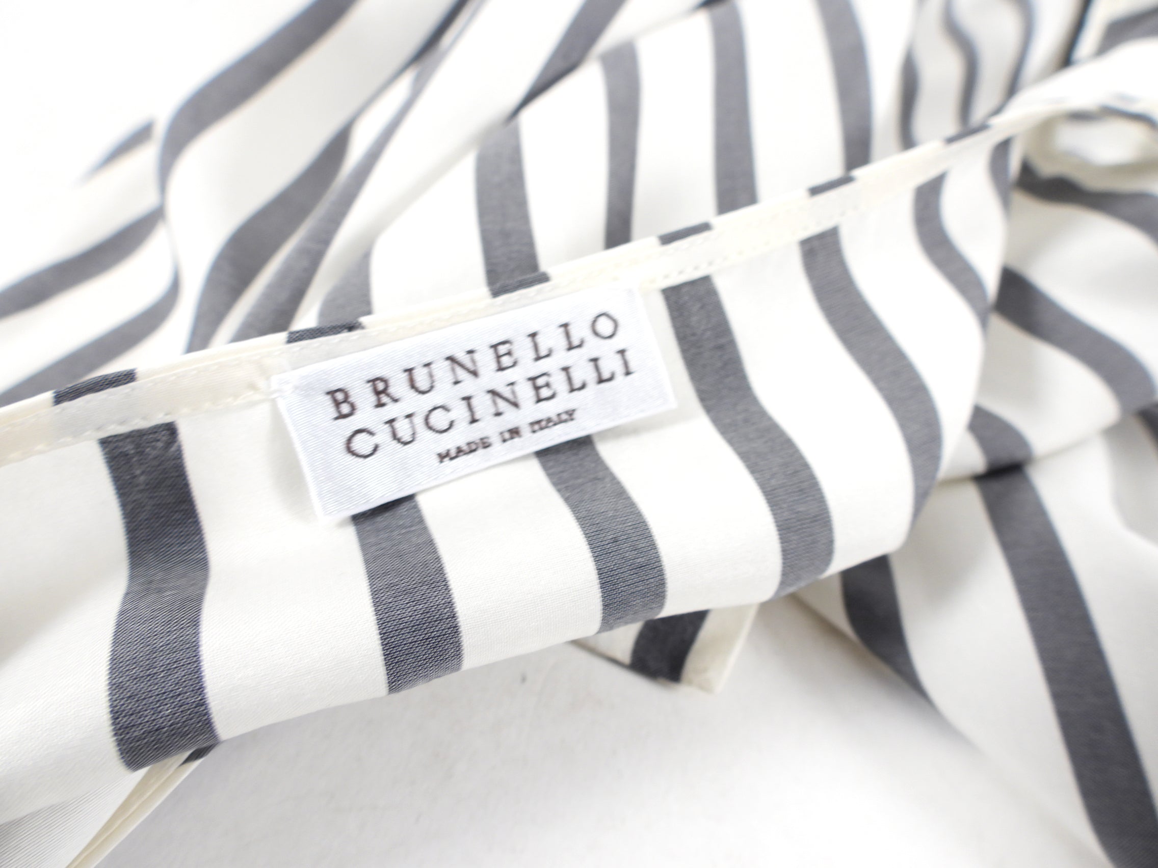 Brunello Cucinelli Grey Ivory Stripe Silk Sleeveless Top Women's Blouse Size M - Perfect for Summer Outfits, Office Wear & Special Occasions