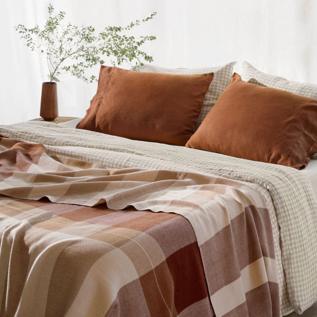 Esperanza Soft & Cozy Bed Blanket - Ultra Plush Fleece Throw for Winter Warmth - Perfect for Bedroom, Couch, and Gift Giving