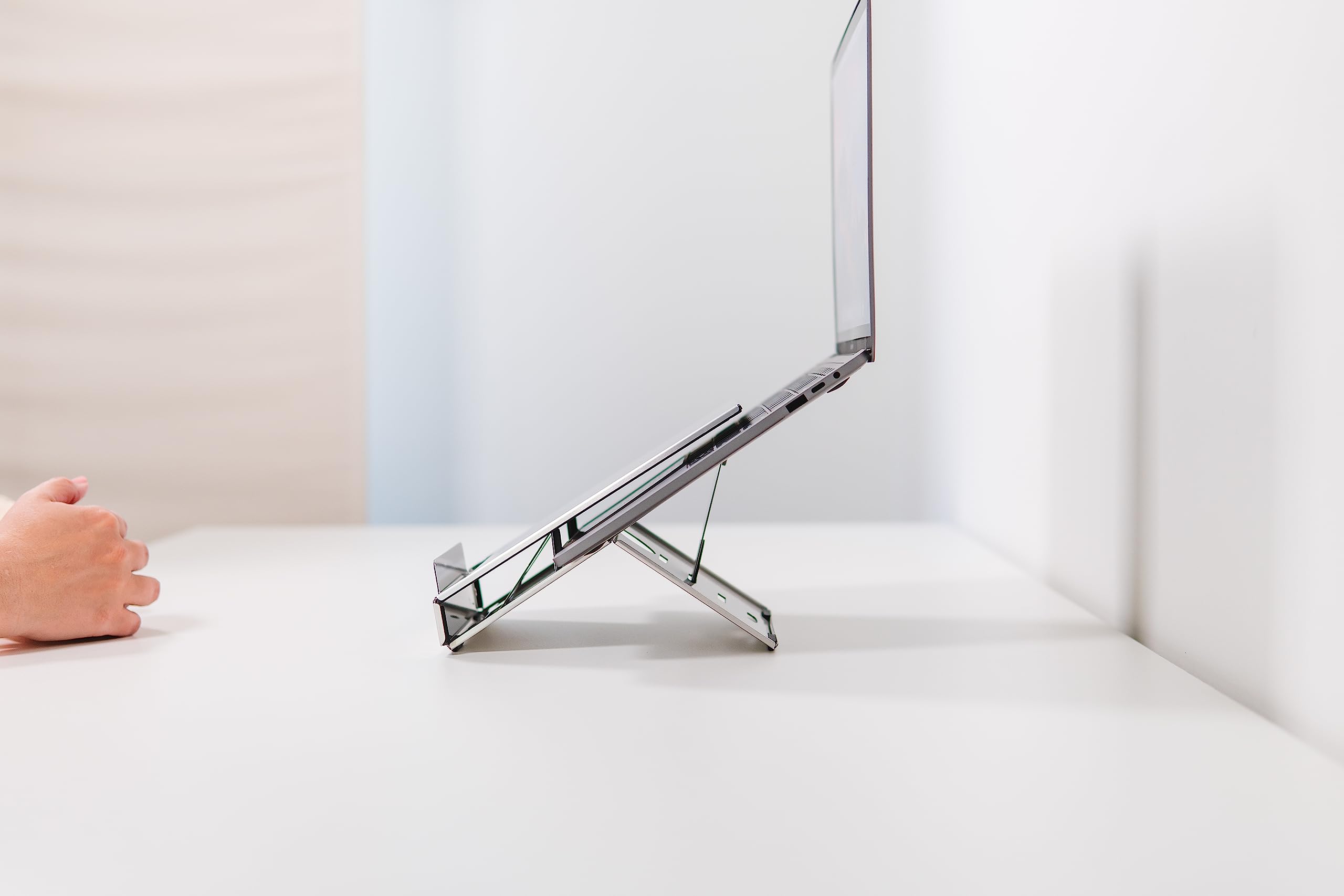 Bakker Elkhuizen Ergo-Q 260 Adjustable Laptop Stand for Notebooks - Ergonomic Computer Riser for Home & Office Workspace (Supports MacBook, Dell, HP)
