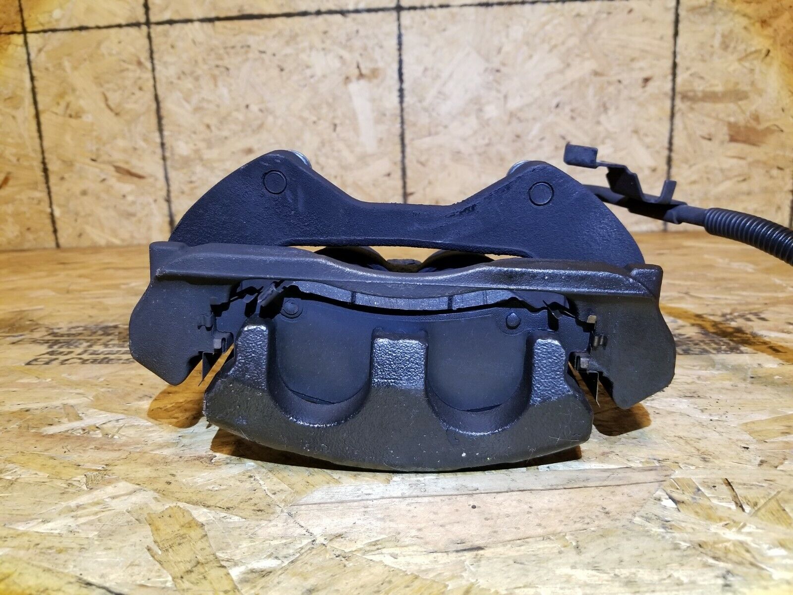 2006-2011 Cadillac DTS Front Right Passenger Side Brake Caliper - OEM Replacement Part for Smooth Braking Performance | Perfect for City Driving & Highway Commutes